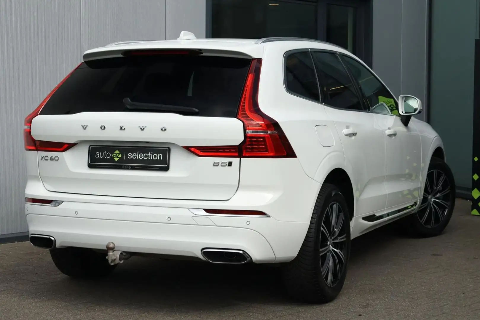 Volvo XC60 2.0 B5 AWD Inscription / Pano / AHK / kamer Blanc - 2