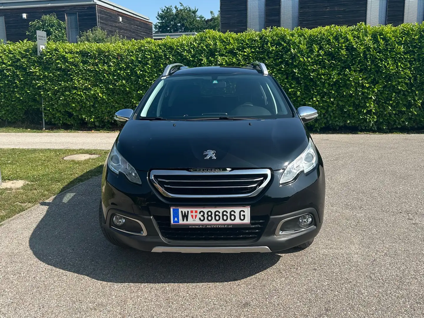 Peugeot 2008 2008 1,2 PureTech Style Style Schwarz - 2