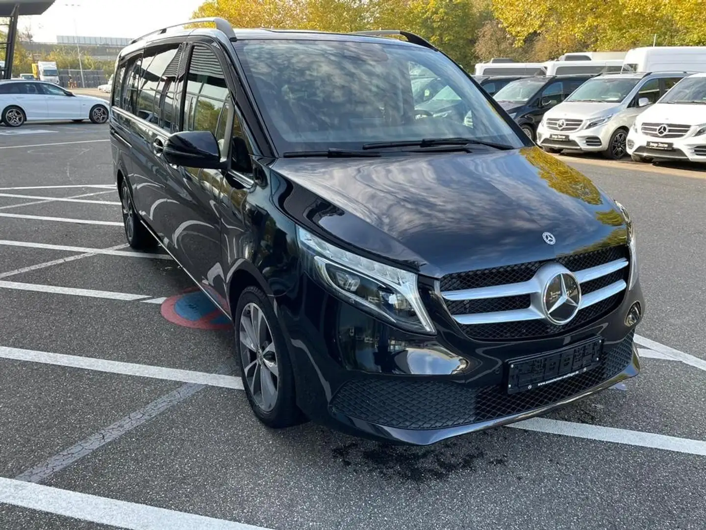 Mercedes-Benz V 300 d 4Matic9G-Tronic AVANTGARDE **EXTRA LANG** Schwarz - 1