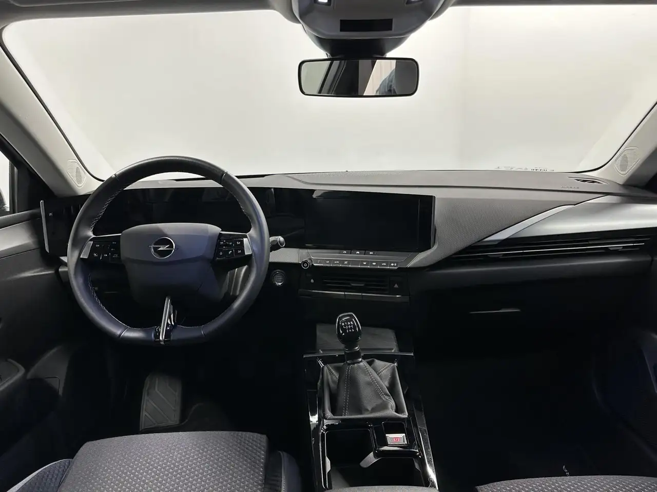 Opel Astra 1.2 Edition CARPLAY CRUISE NAVIGATIE LM, миниатюра 2
