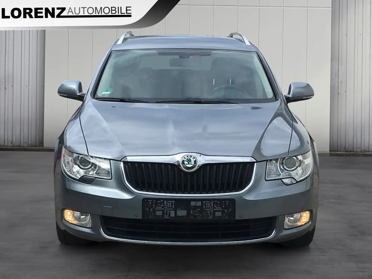 Skoda Superb 2.0 TDI+AHK+BiXenon+ISOFIX+Navi+2.Hand Grau - 2