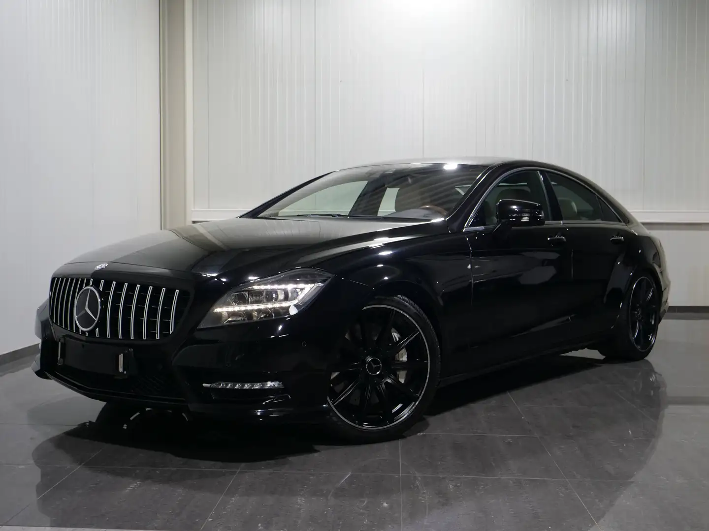 Mercedes-Benz CLS 500 CLS 500 BlueEfficiency 4Matic (218.391) Schwarz - 1