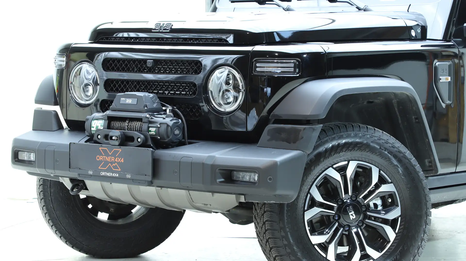 BAW 212 212 ORTNER 4X4 Offroad Customs Schwarz - 2