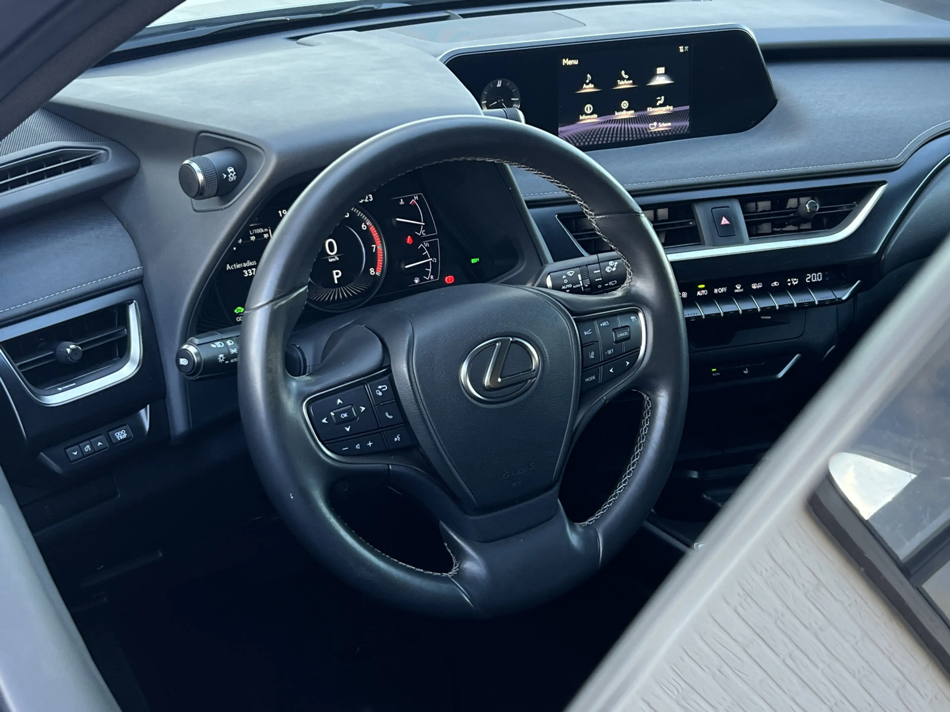 Lexus UX 250h Style+ Edition | ACC | Carplay | LED | 18 inch — photo 8