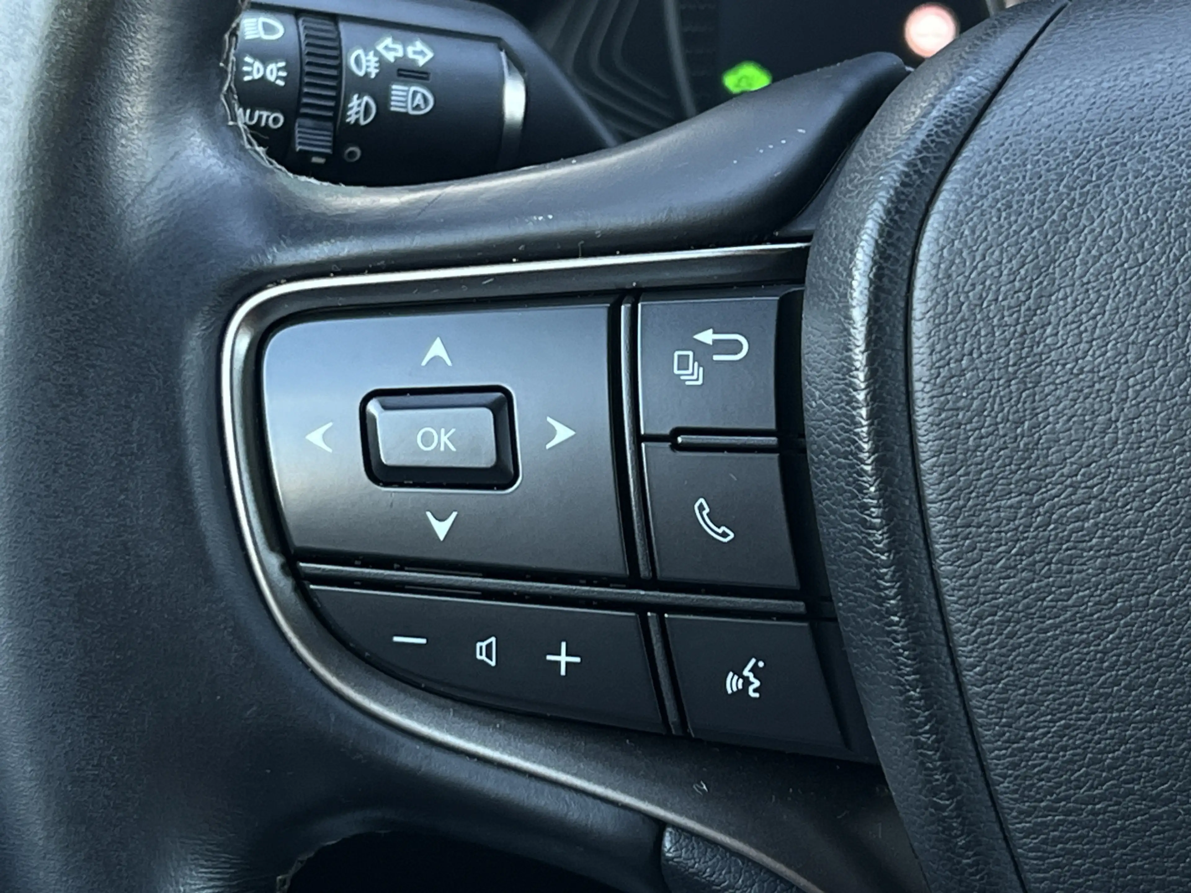 Lexus UX 250h Style+ Edition | ACC | Carplay | LED | 18 inch — photo 13