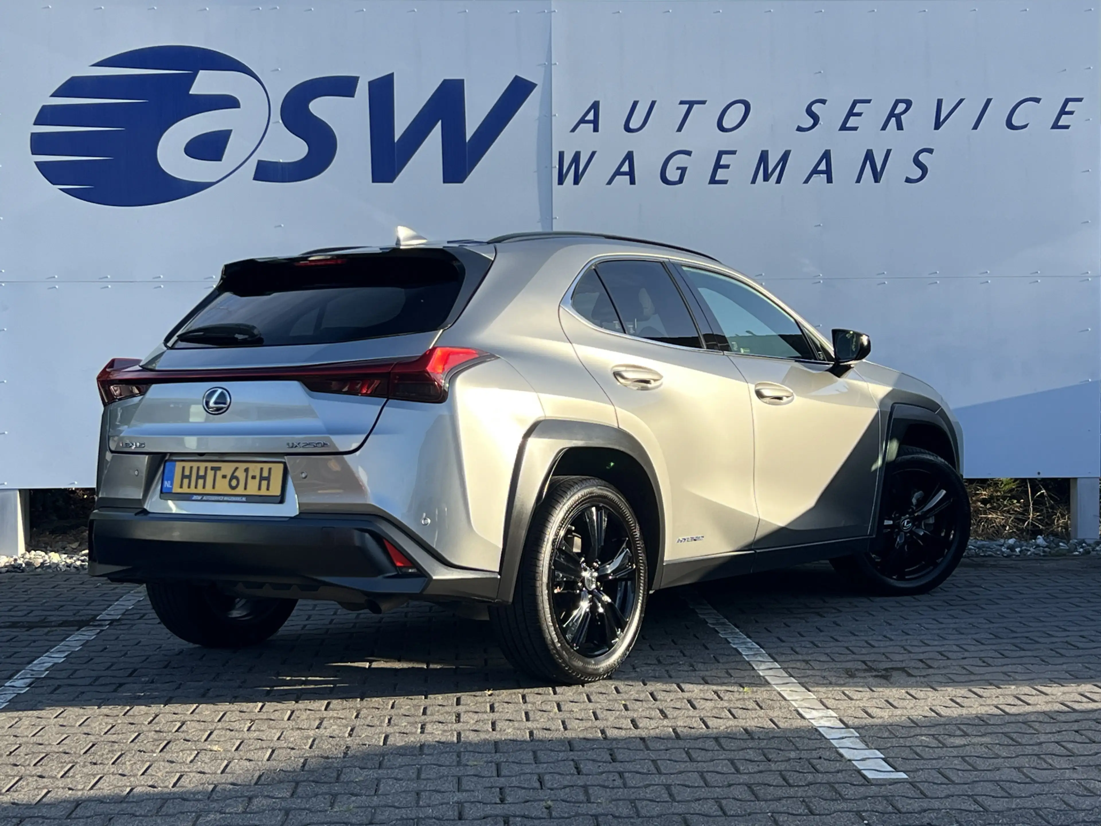 Lexus UX 250h Style+ Edition | ACC | Carplay | LED | 18 inch — photo 2