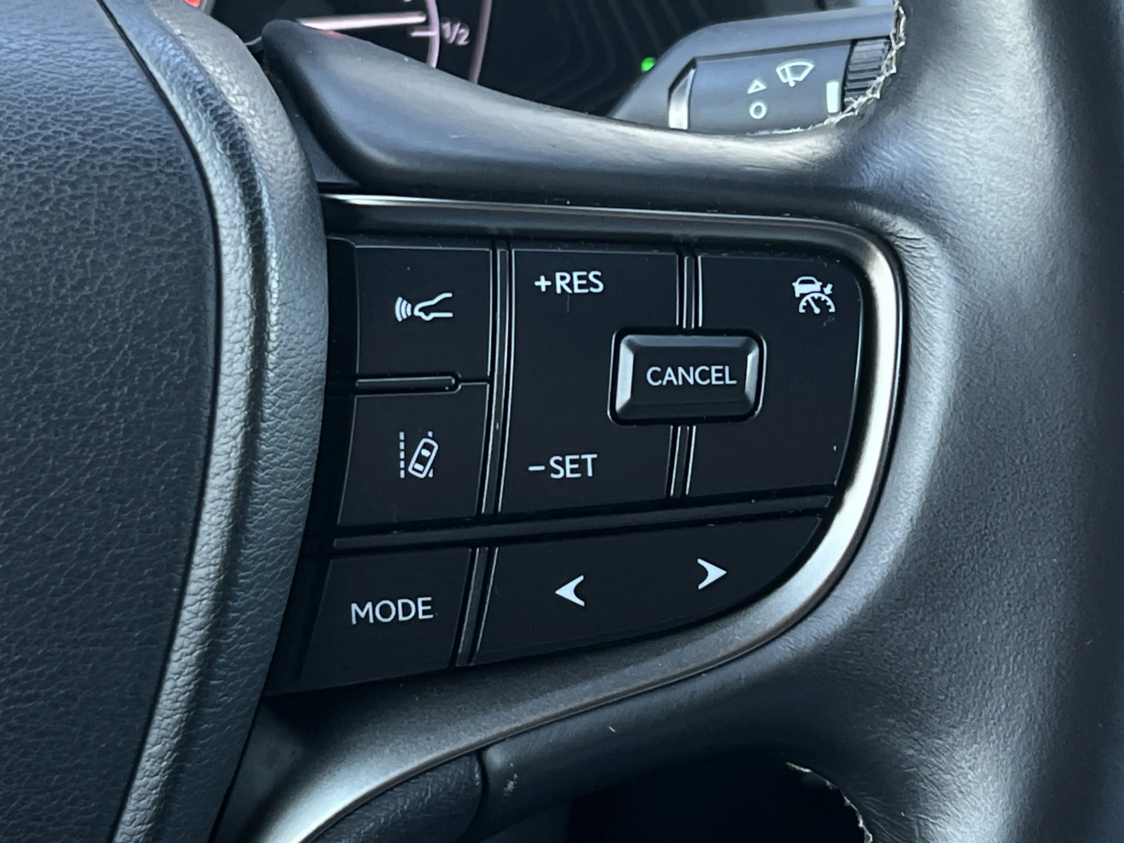 Lexus UX 250h Style+ Edition | ACC | Carplay | LED | 18 inch — photo 15