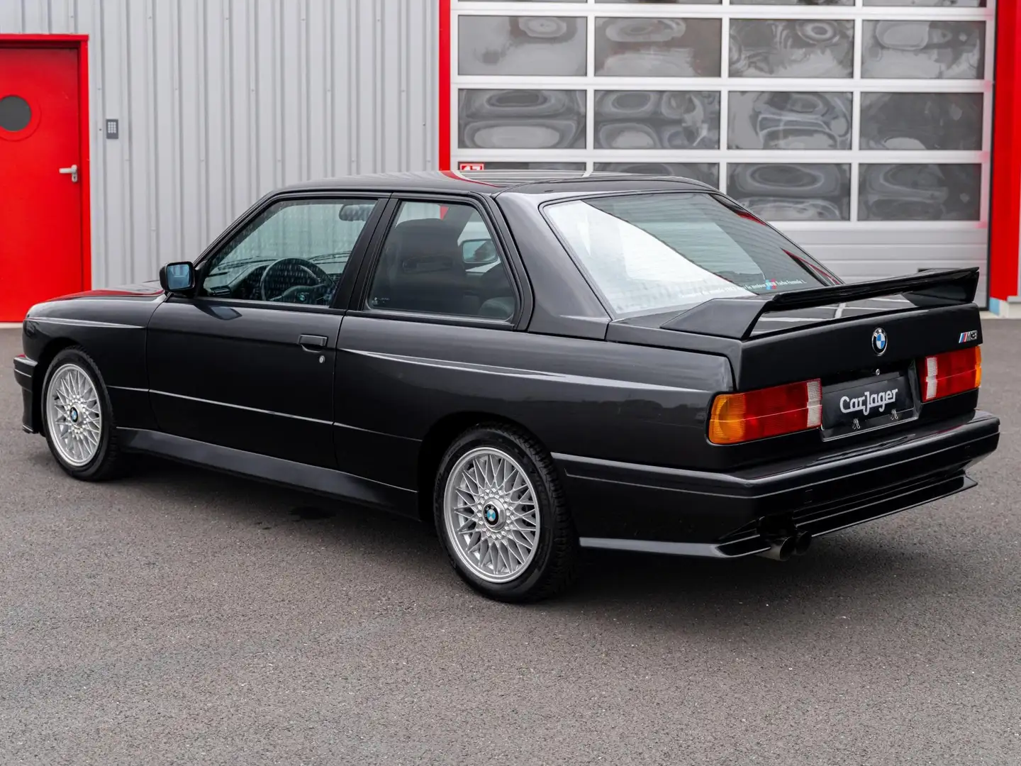 BMW M3 E30 Чорний - 2
