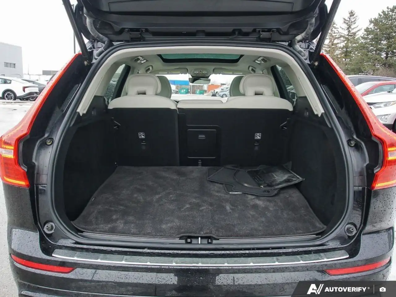 Volvo XC60 снимка Volvo XC60
