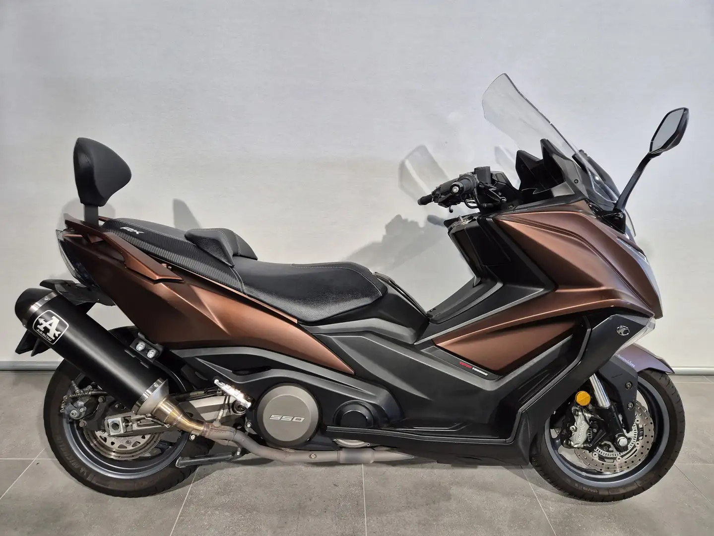 Kymco AK 550 i Bruin - 1