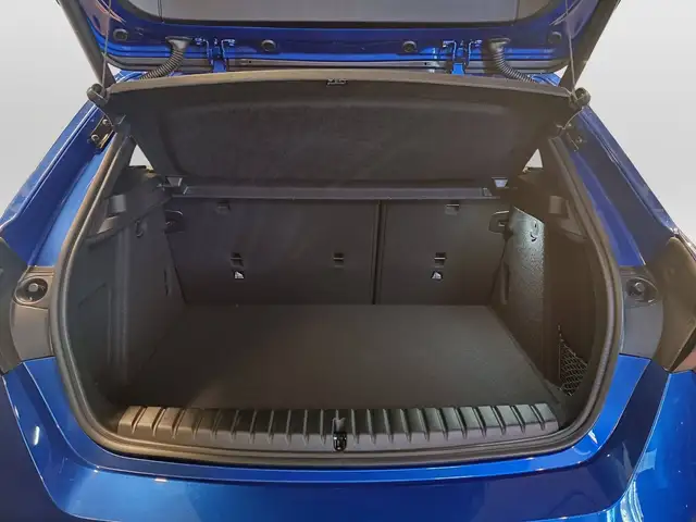 BMW 1 Series view 14
