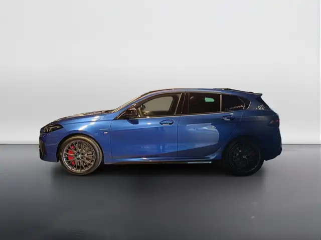 BMW 1 Series view 4