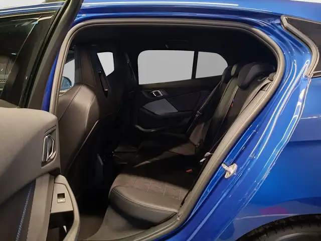 BMW 1 Series view 7