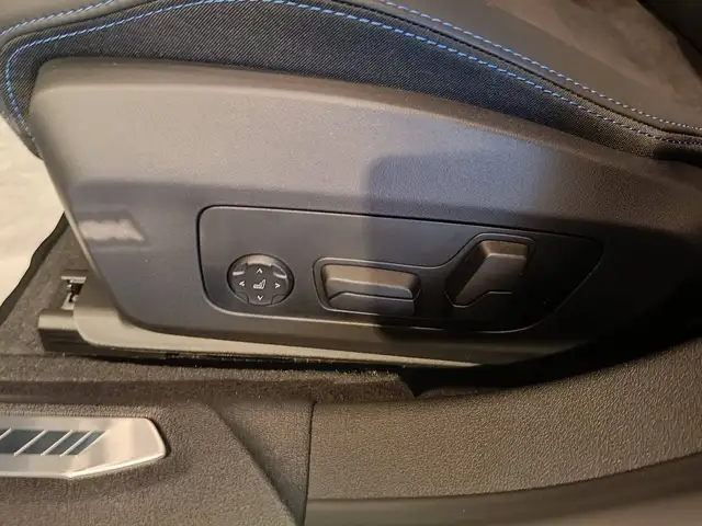 BMW 1 Series view 10