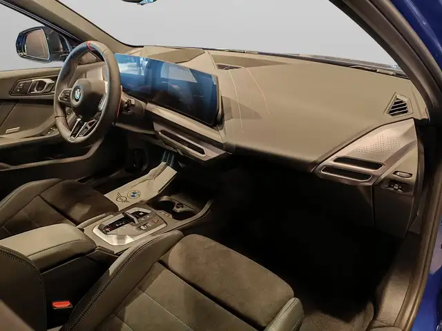 BMW 1 Series view 8