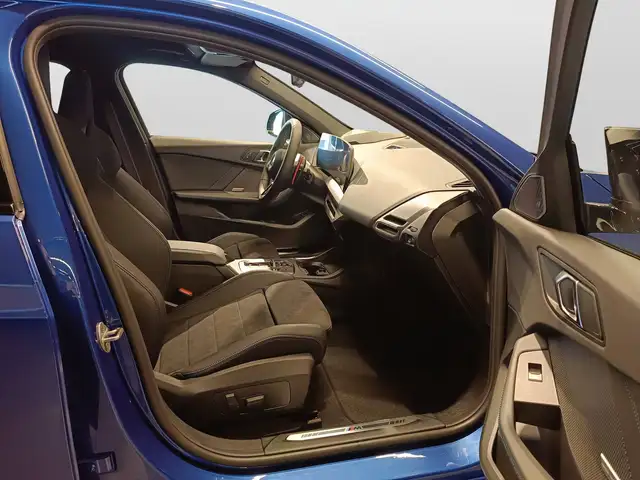 BMW 1 Series view 9