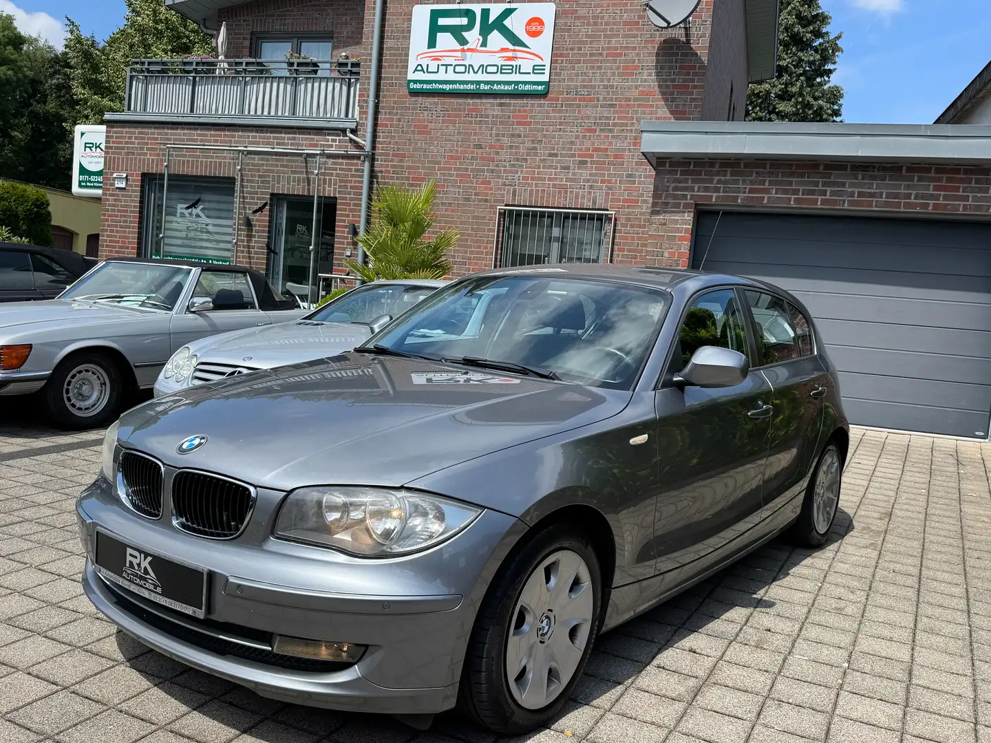 BMW 118 118d Grau - 1