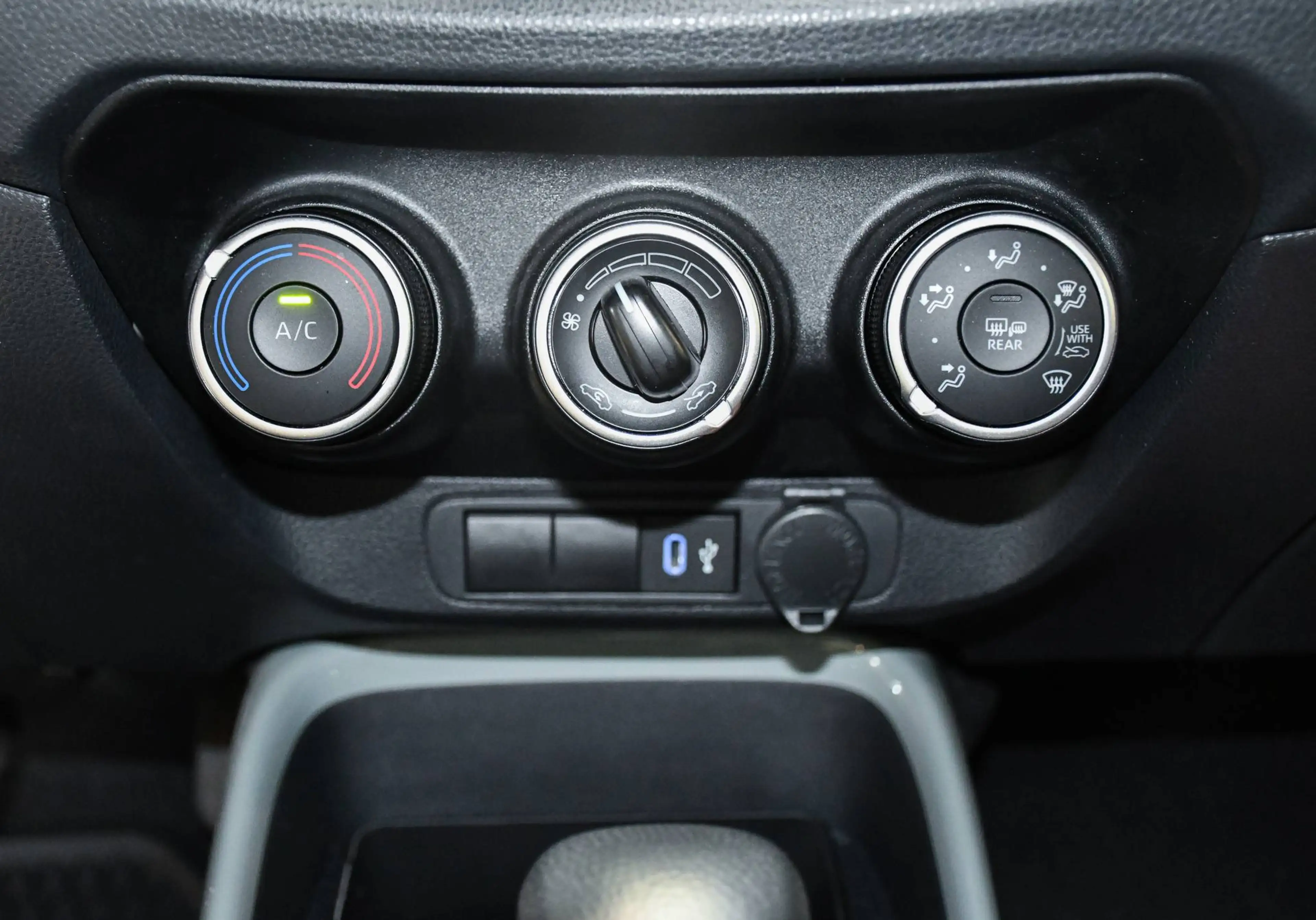Toyota Aygo X Aygo X Air-Pulse + Tech Pack - NAVIGATIE VIA SMARTLINK / CAMERA / ACC / AIRCO — photo 12