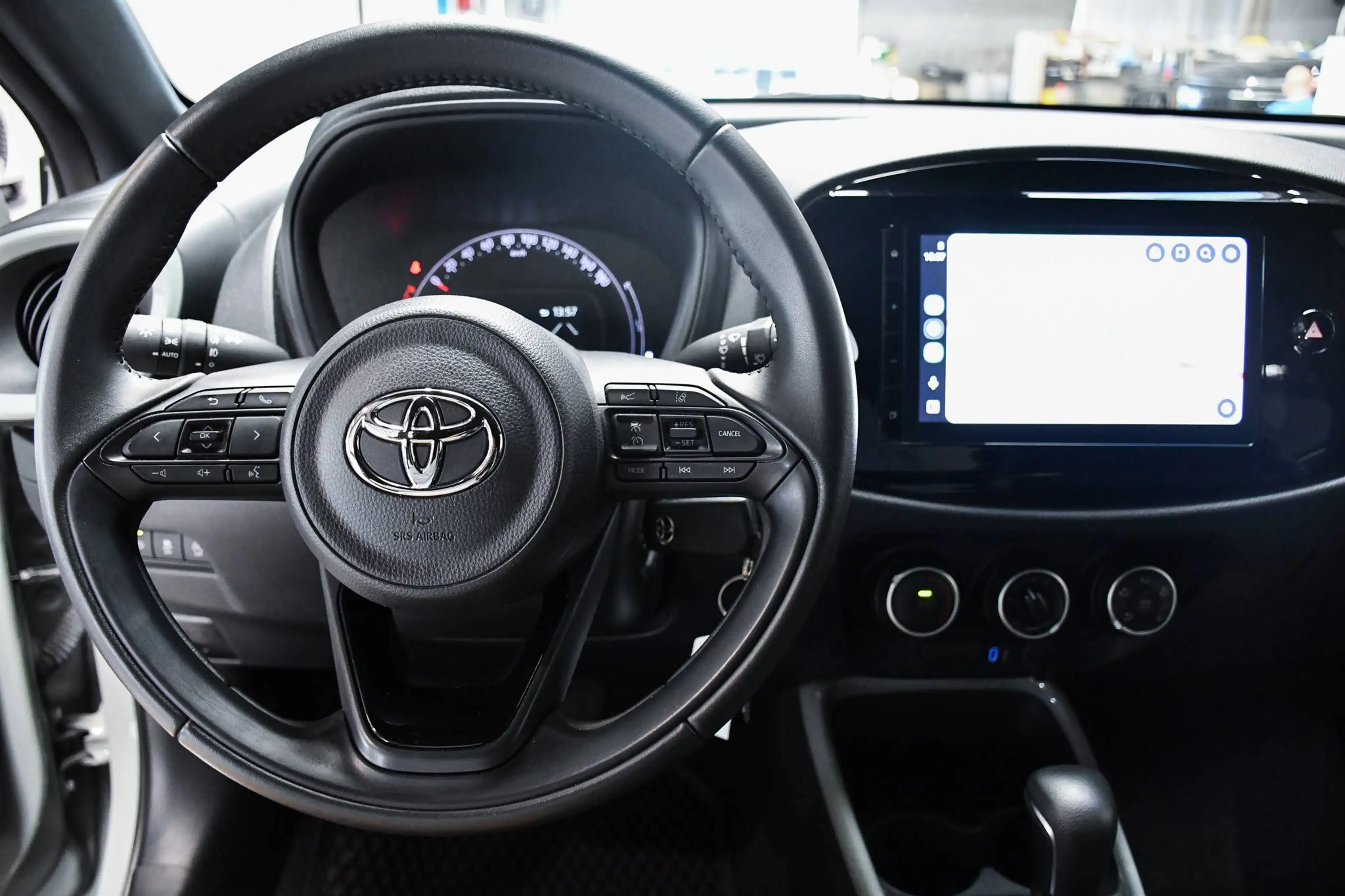 Toyota Aygo X Aygo X Air-Pulse + Tech Pack - NAVIGATIE VIA SMARTLINK / CAMERA / ACC / AIRCO — photo 15