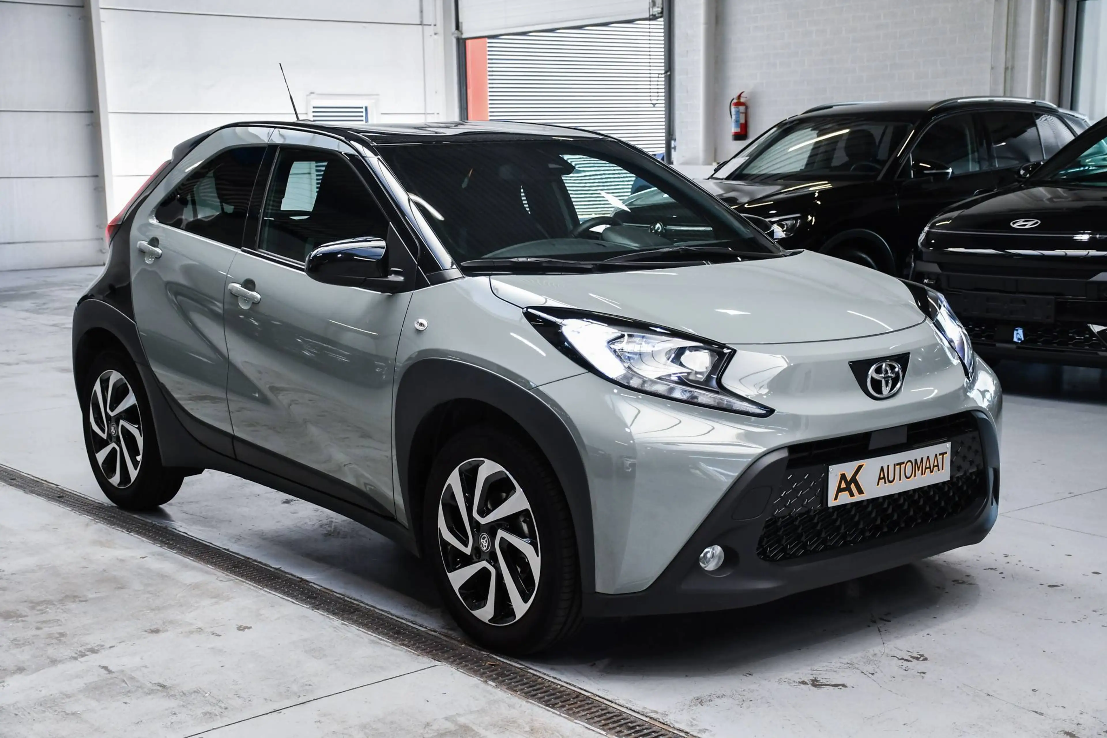 Toyota Aygo X Aygo X Air-Pulse + Tech Pack - NAVIGATIE VIA SMARTLINK / CAMERA / ACC / AIRCO — photo 2