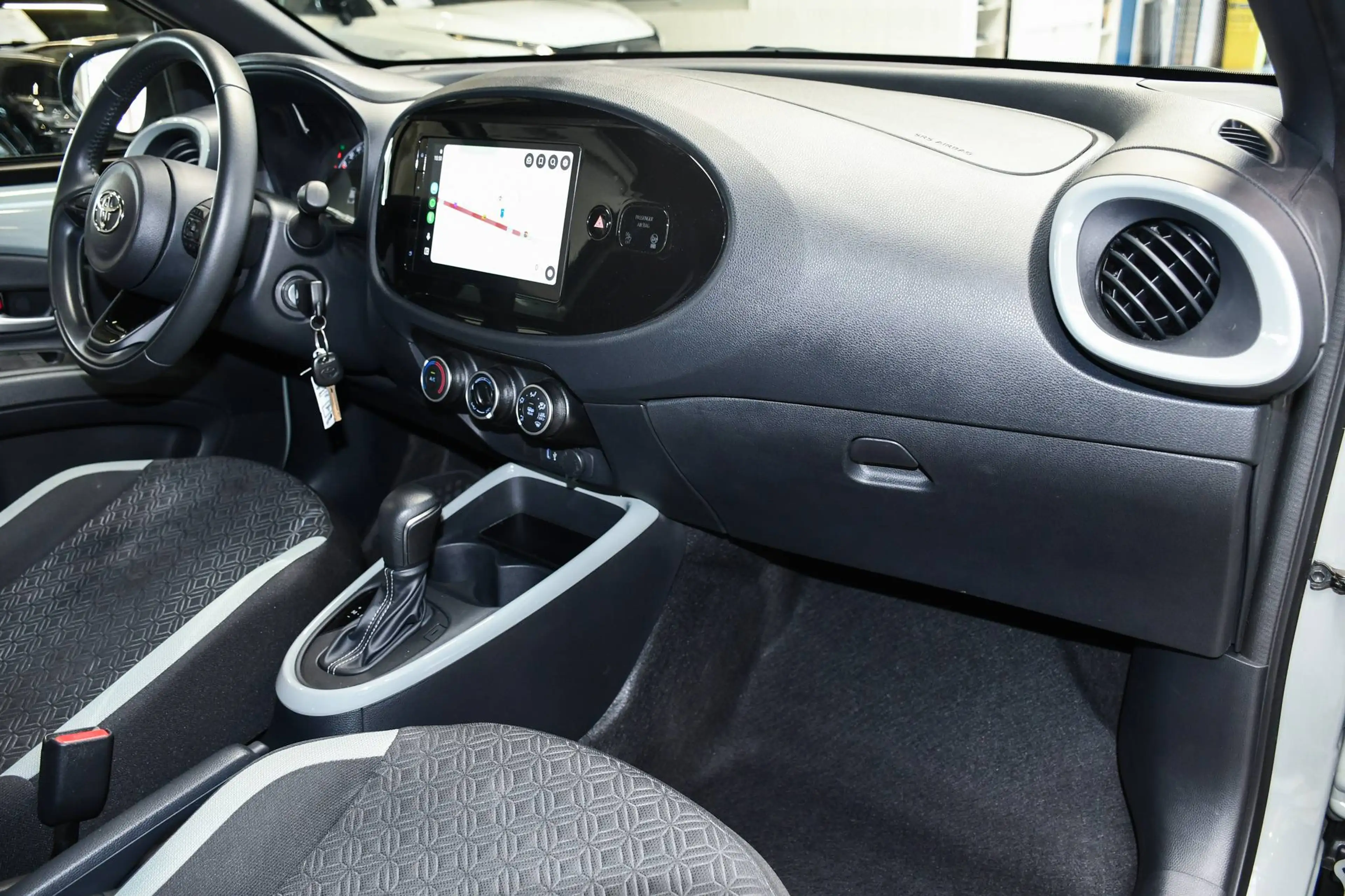 Toyota Aygo X Aygo X Air-Pulse + Tech Pack - NAVIGATIE VIA SMARTLINK / CAMERA / ACC / AIRCO — photo 7