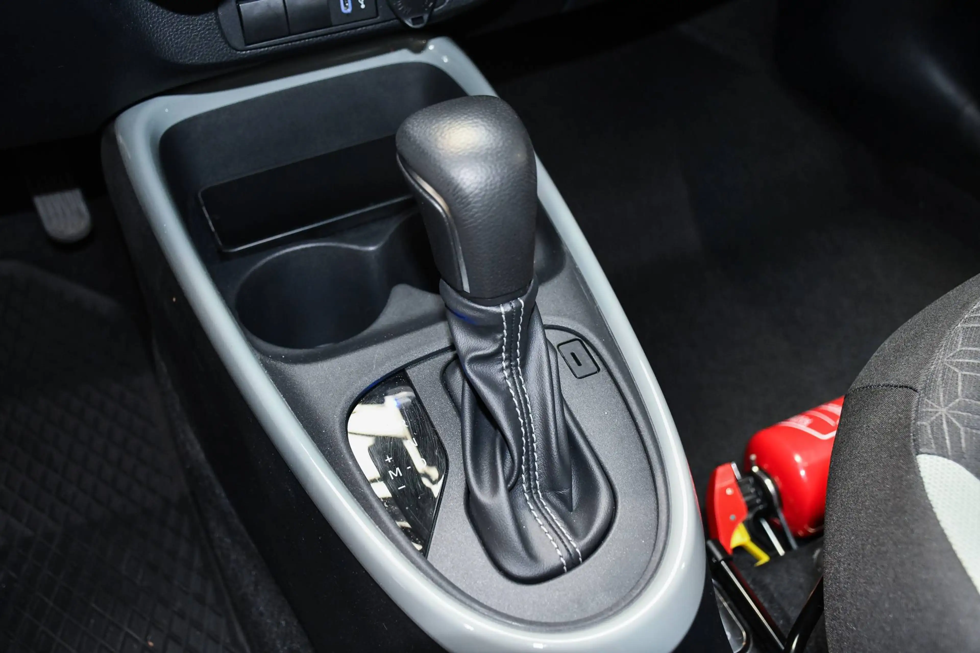 Toyota Aygo X Aygo X Air-Pulse + Tech Pack - NAVIGATIE VIA SMARTLINK / CAMERA / ACC / AIRCO — photo 13
