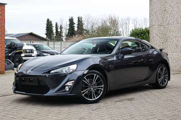 LEDER-ALACANTARA*AUTOMAAT*NAVIGATIE*ZETELVERWARMIN