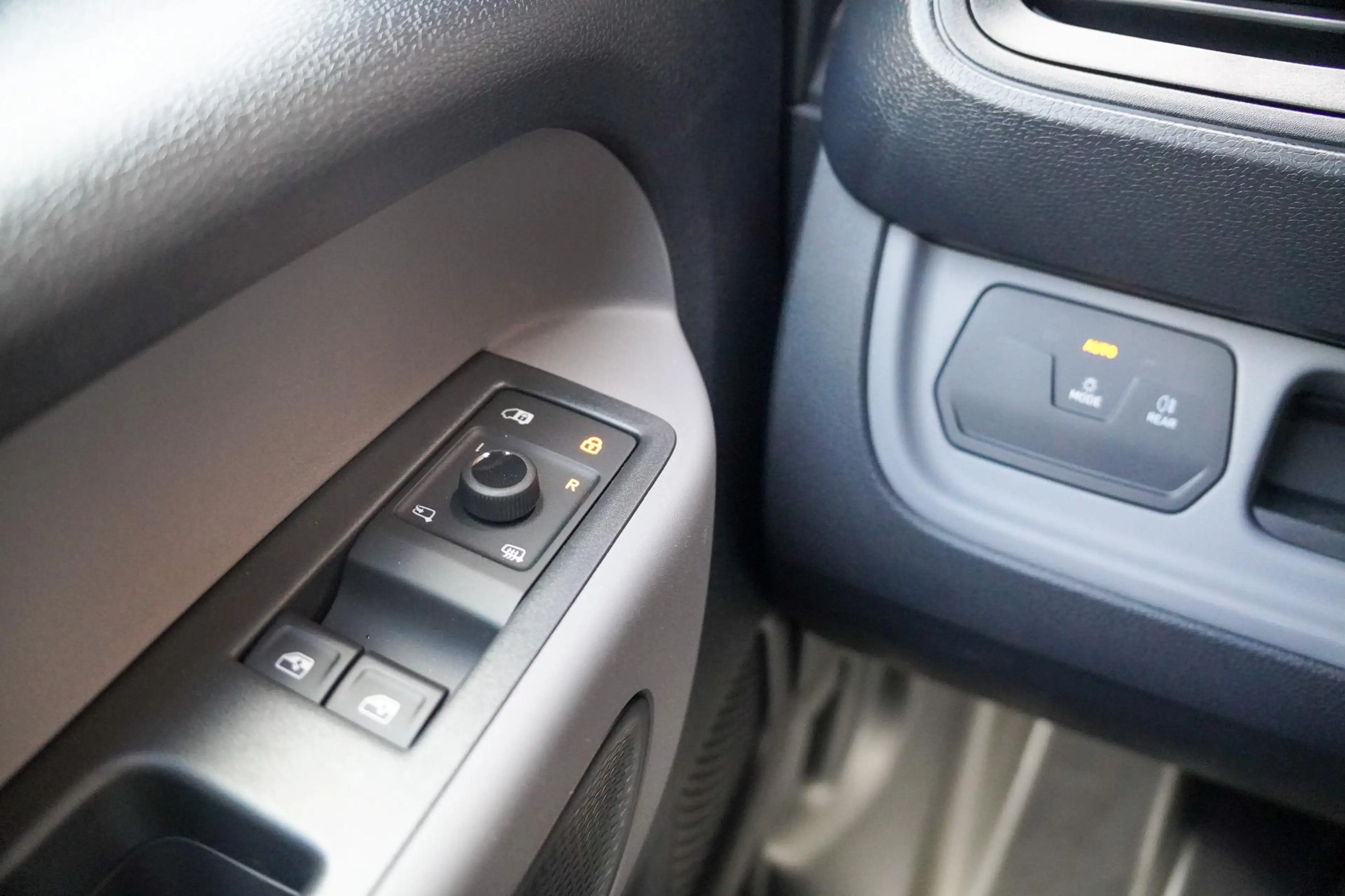 Volkswagen ID. Buzz Cargo 79 kWh 286PK L1H1 A-Deuren Side Assist ACC Travel — photo 8