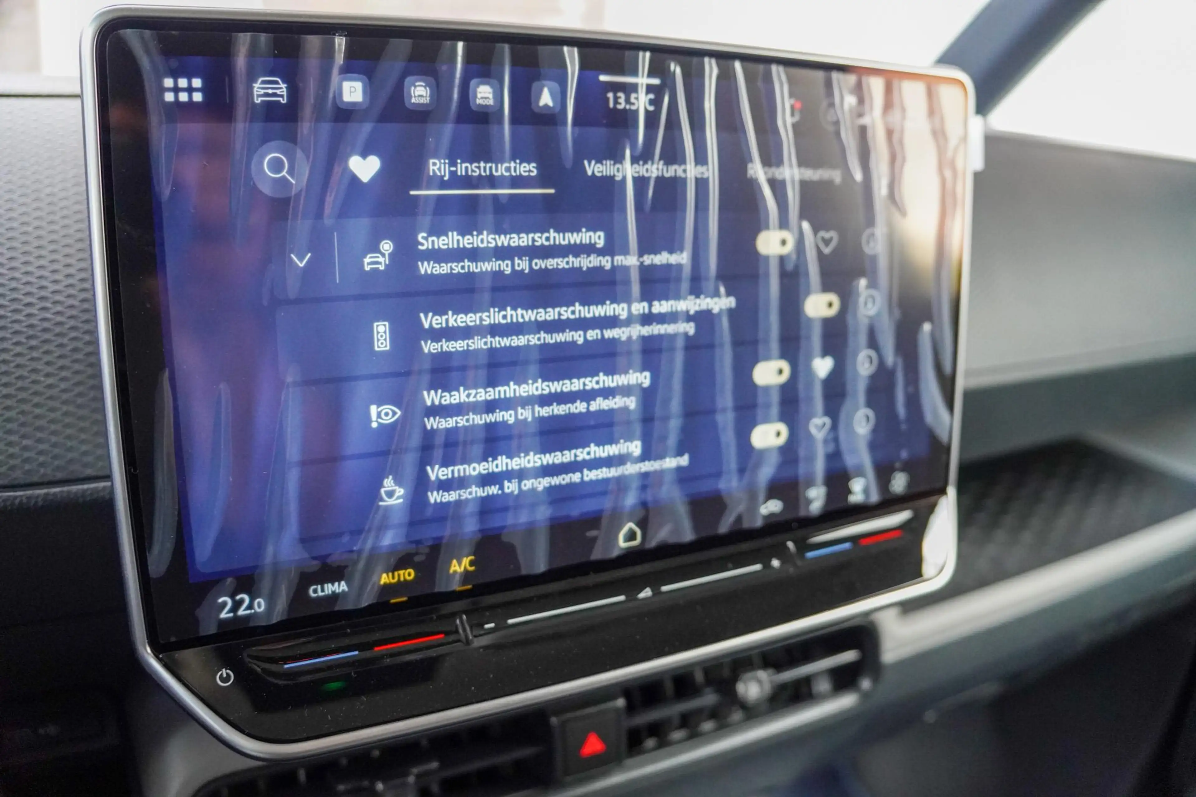 Volkswagen ID. Buzz Cargo 79 kWh 286PK L1H1 A-Deuren Side Assist ACC Travel — photo 13