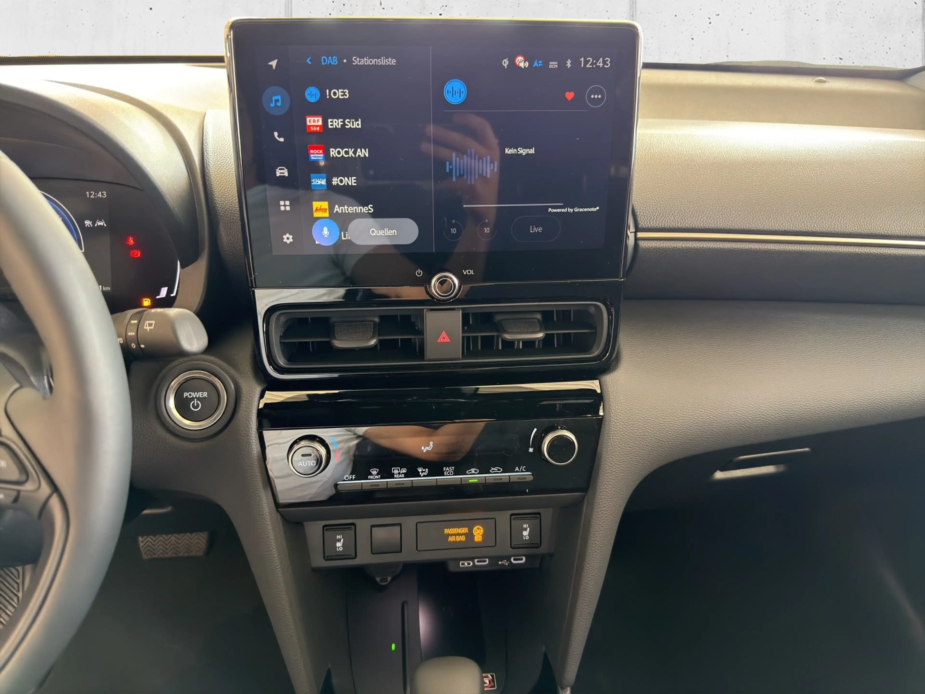 Toyota Yaris Cross HYBRID 2WD Teamplayer Technik Paket 5t. — photo 10