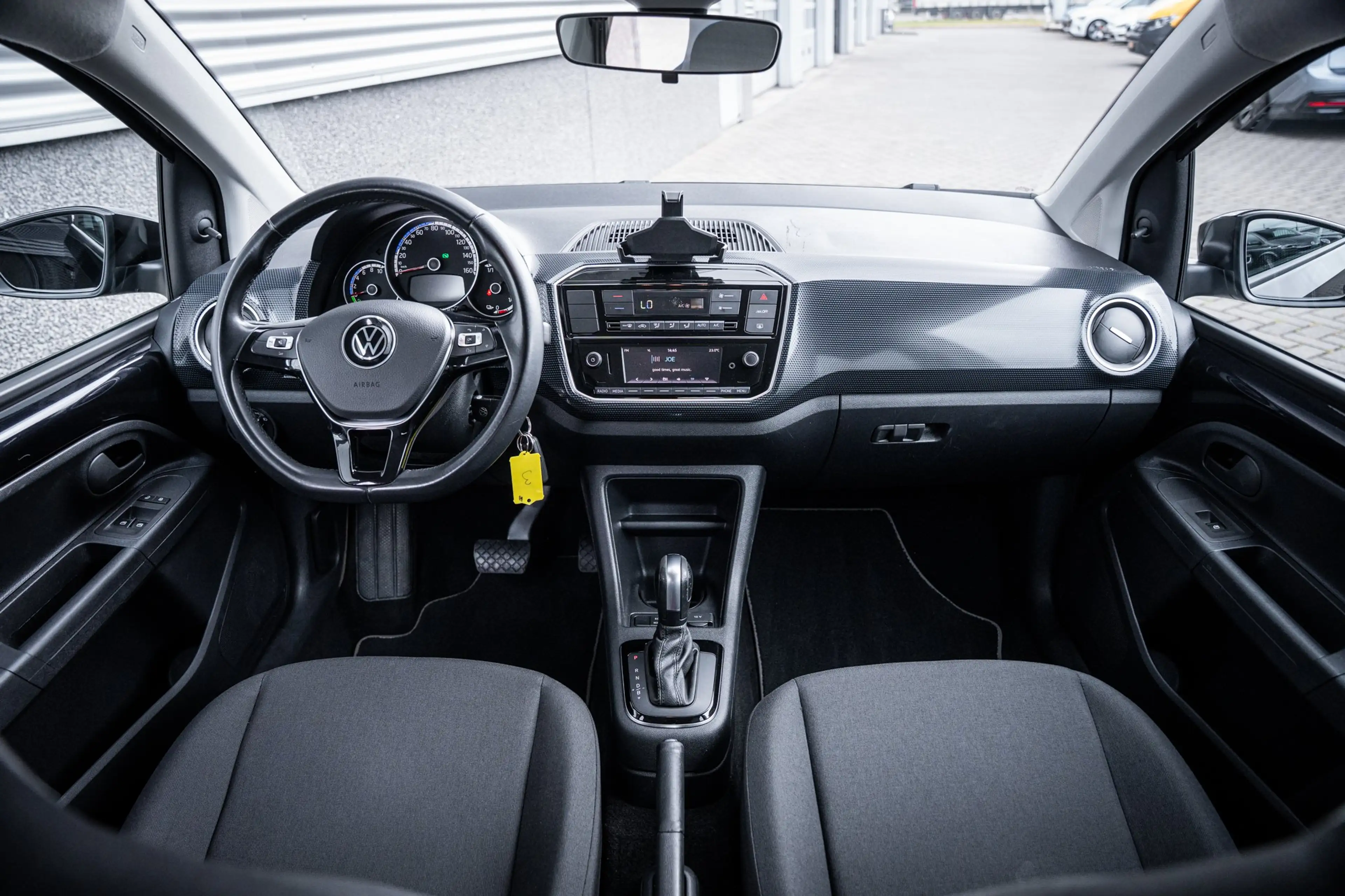 Volkswagen e-up! | Achteruitrijcamera | Airco (automatisch) | Cruis — photo 28