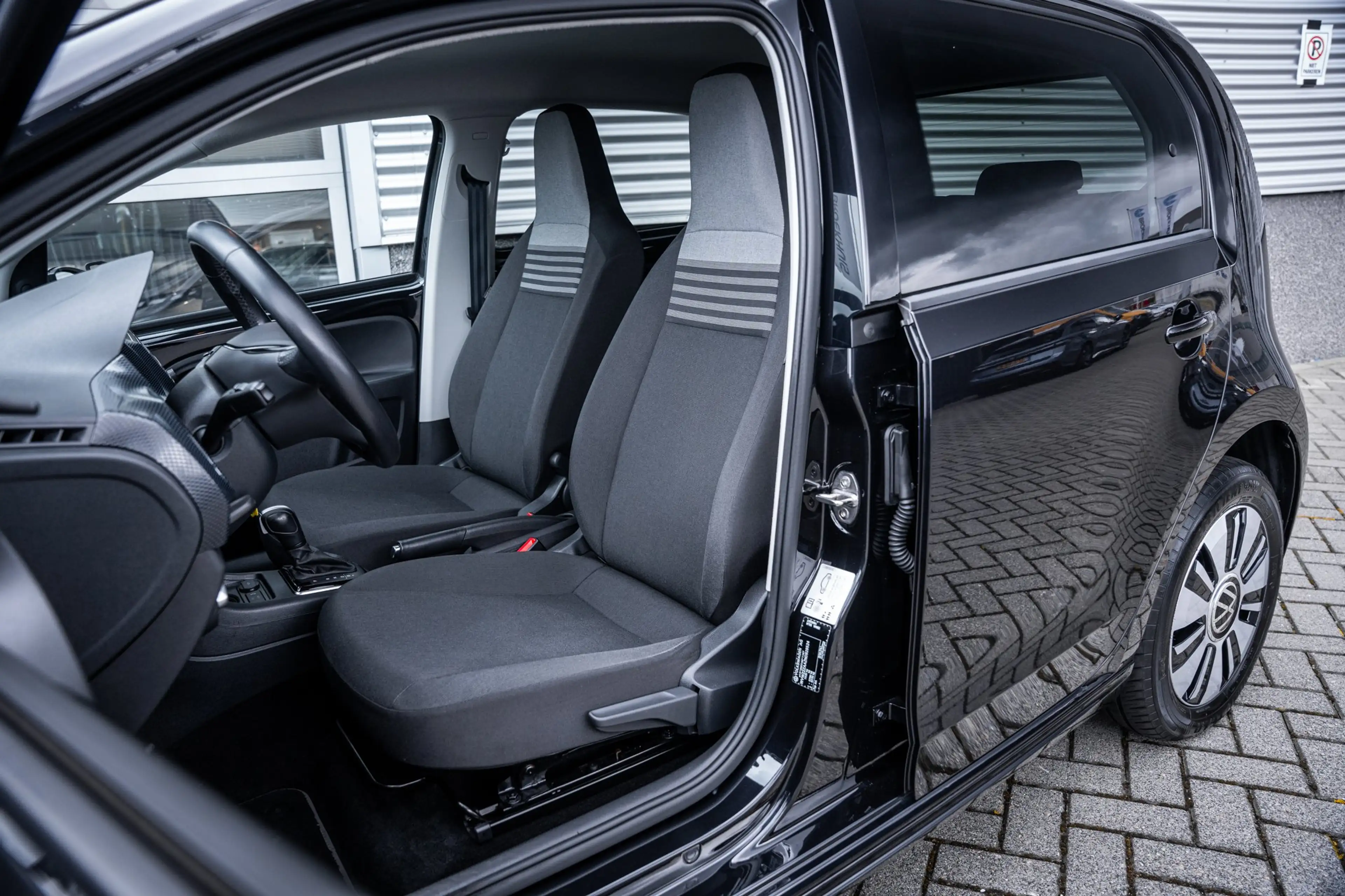 Volkswagen e-up! | Achteruitrijcamera | Airco (automatisch) | Cruis — photo 8