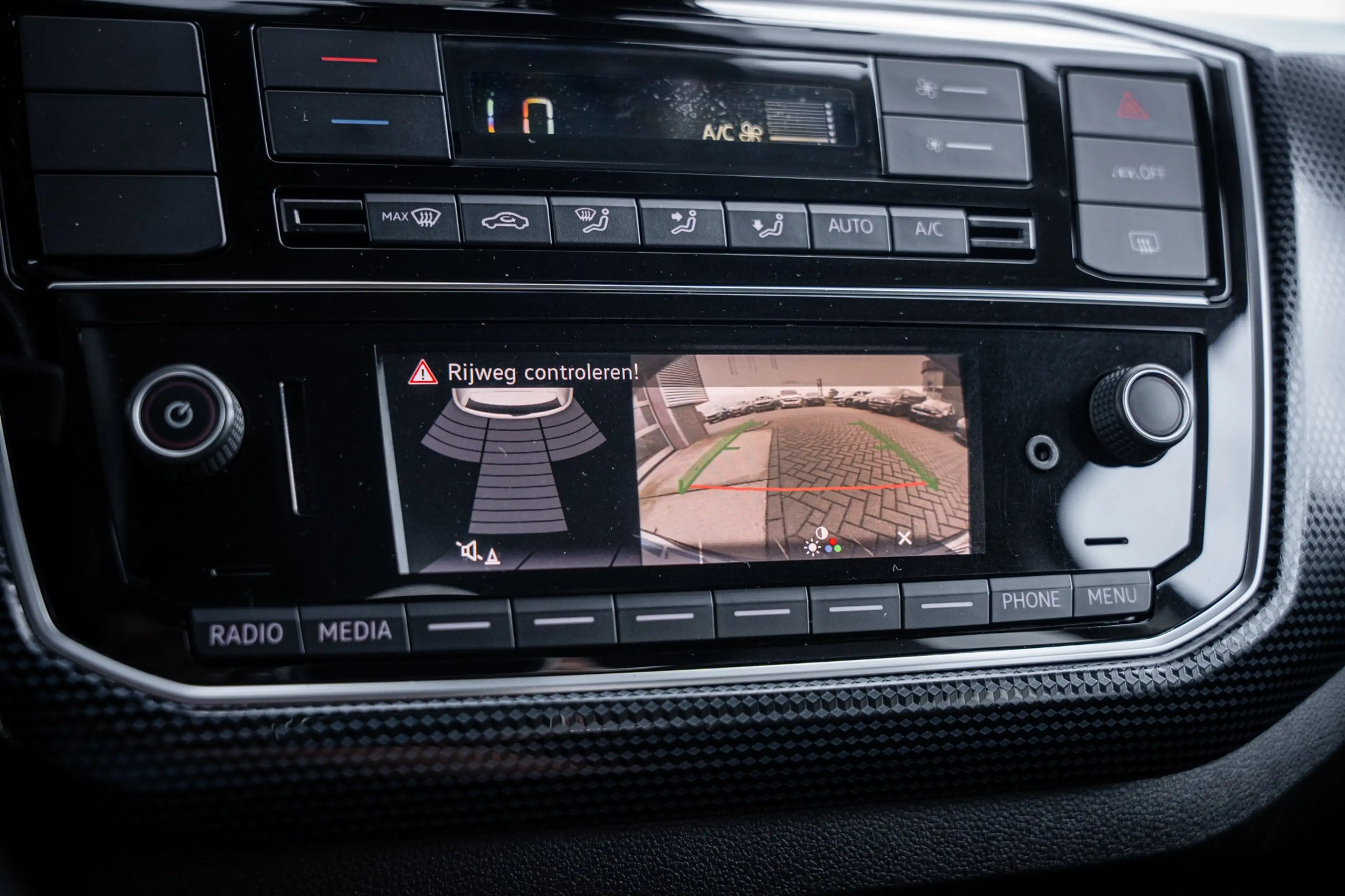 Volkswagen e-up! | Achteruitrijcamera | Airco (automatisch) | Cruis — photo 24