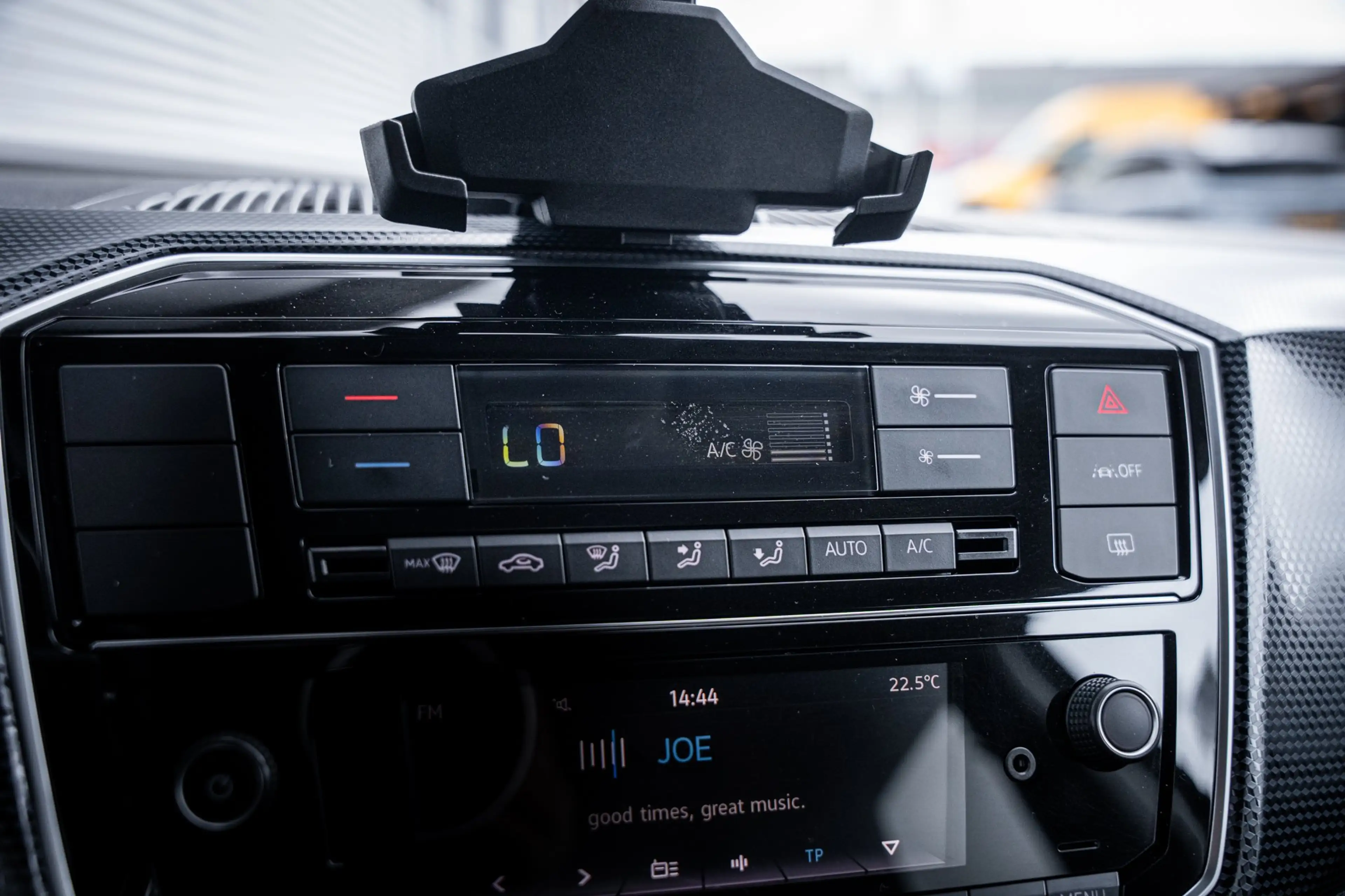 Volkswagen e-up! | Achteruitrijcamera | Airco (automatisch) | Cruis — photo 21