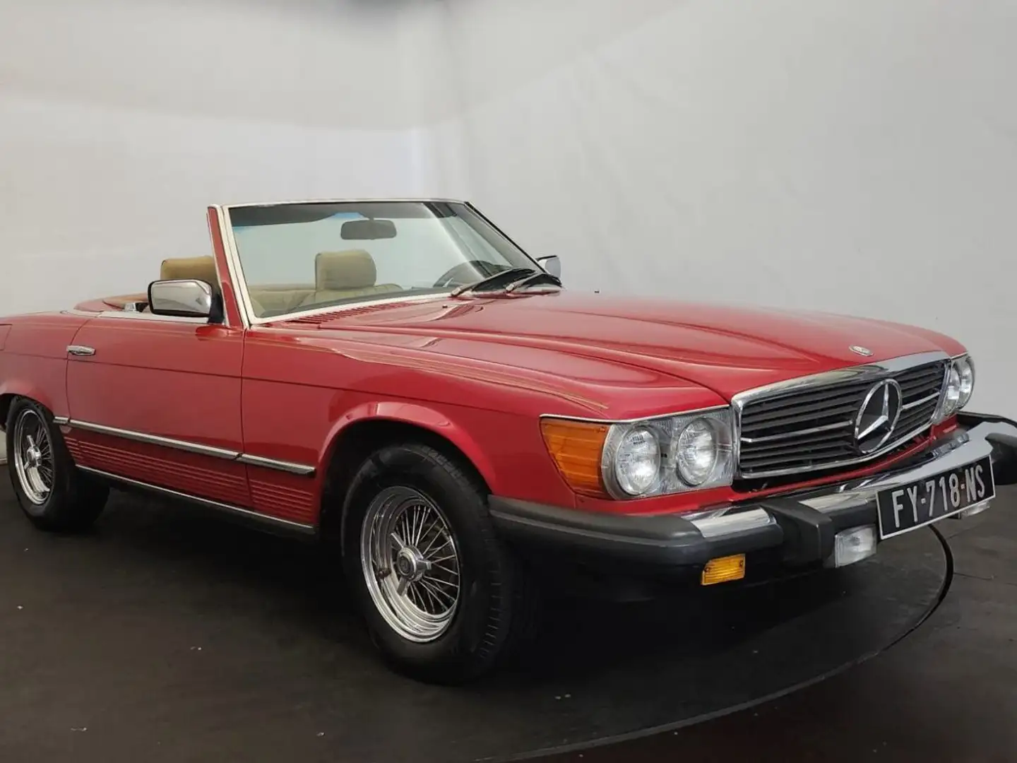 Mercedes-Benz 380 SL Rouge - 1
