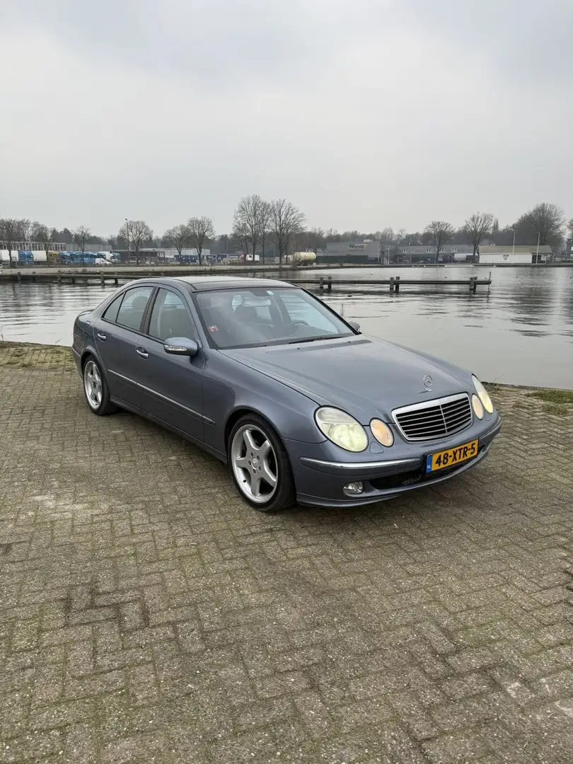 Mercedes-Benz E 500 avantgarde Kék - 1