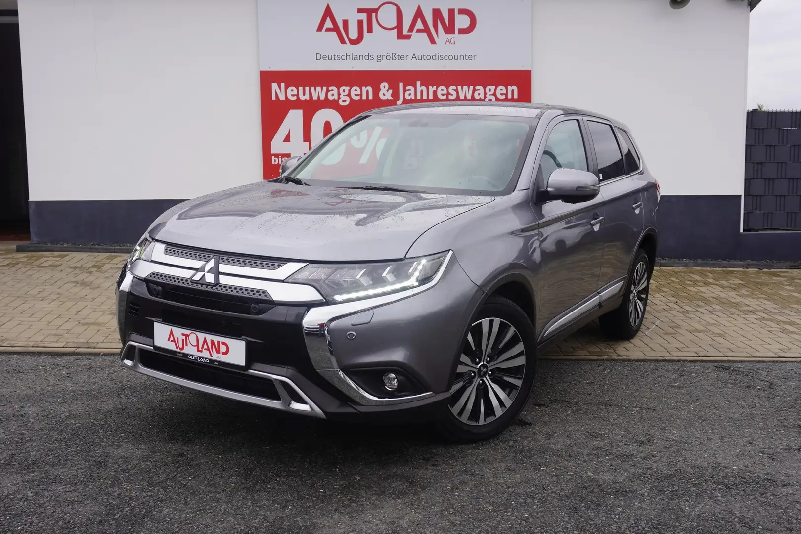 Mitsubishi Outlander 2.0 MIVEC LED 360° Navi Totwinkel DAB Grau - 2