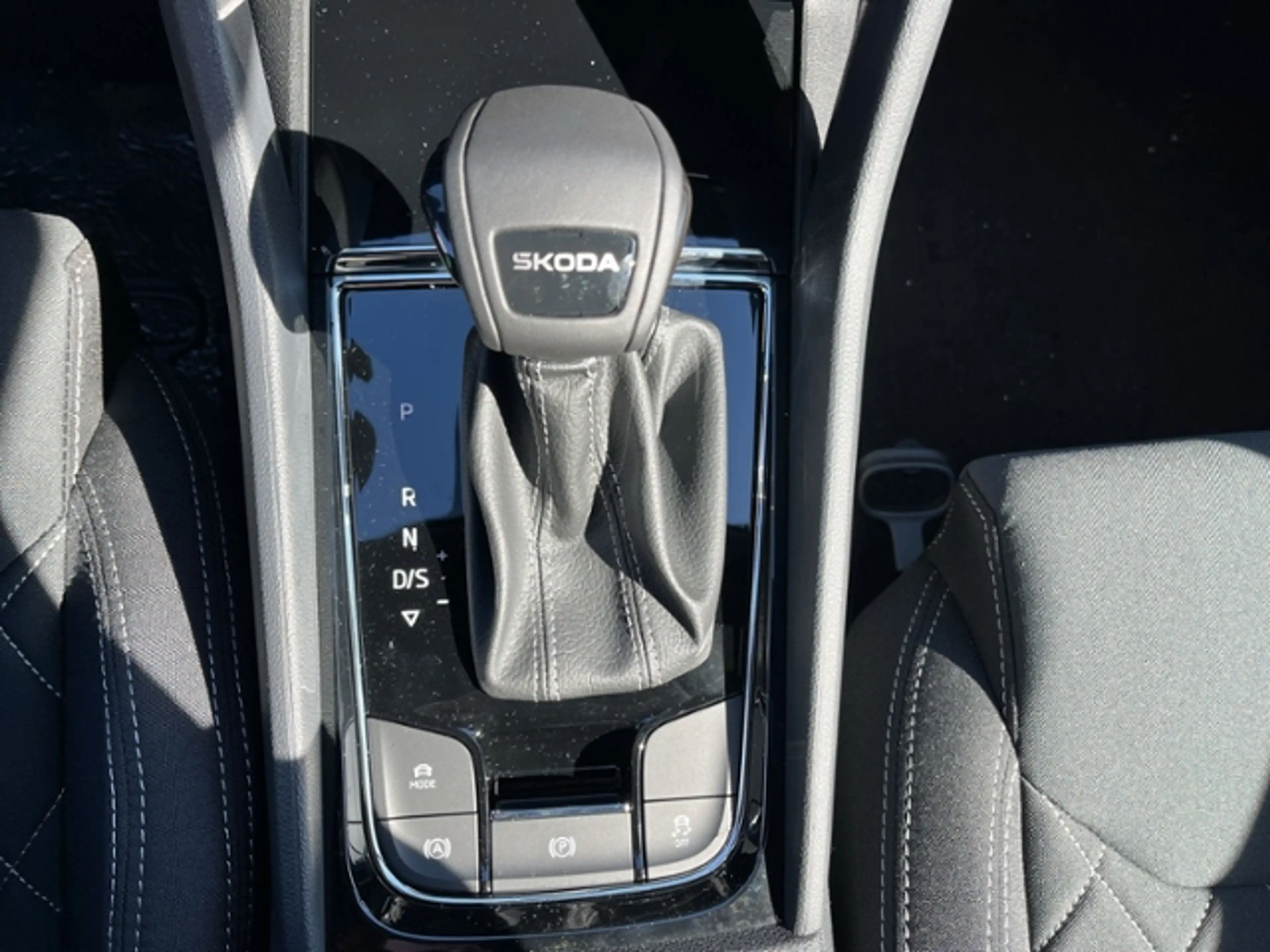 Skoda Karoq Sportline 1,5TSI 150PS DSG NAVI ACC AHK DCC — photo 13