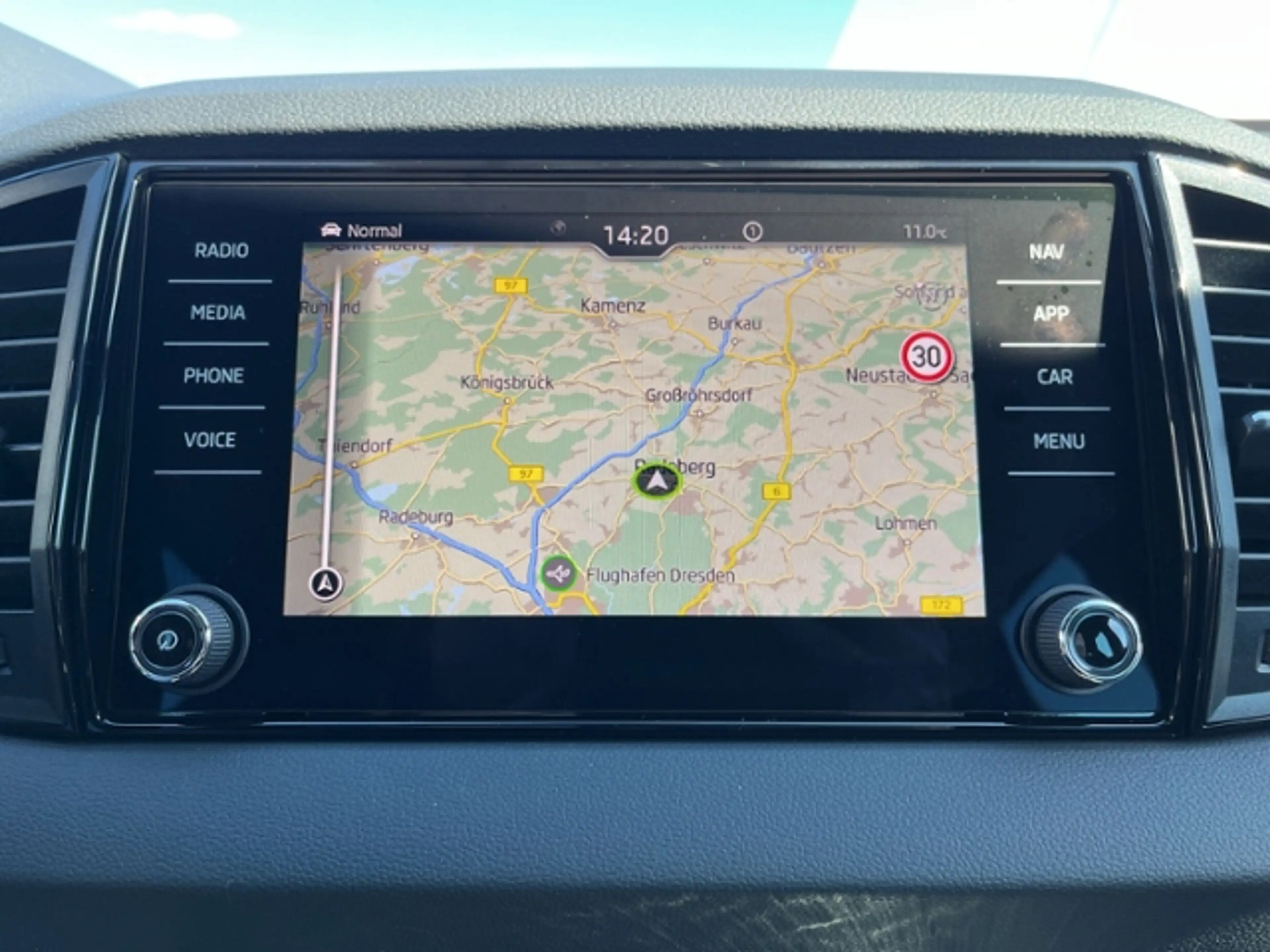Skoda Karoq Sportline 1,5TSI 150PS DSG NAVI ACC AHK DCC — photo 15