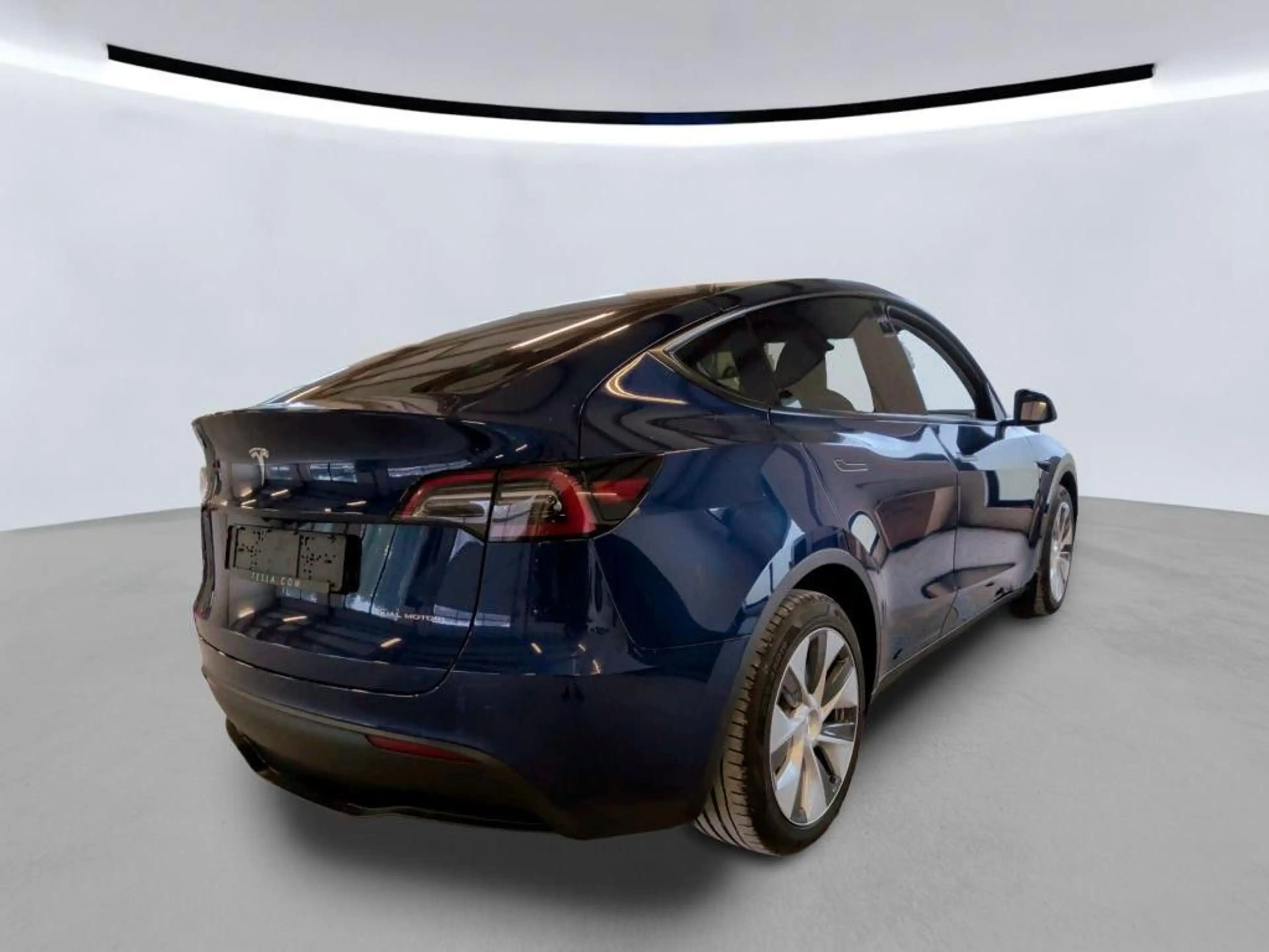 Tesla Model Y LONGRANGE DUAL-MOTOR NAVI/LED/KAMERA/AMD — photo 4