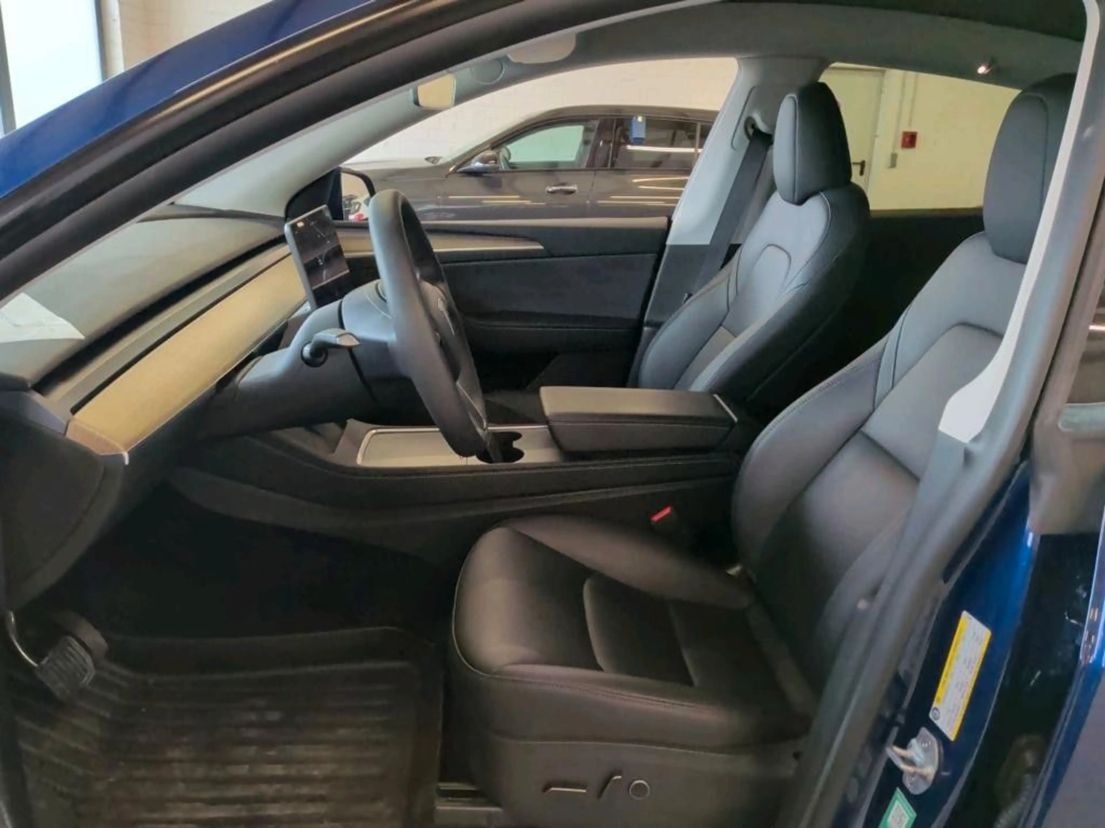 Tesla Model Y LONGRANGE DUAL-MOTOR NAVI/LED/KAMERA/AMD — photo 5