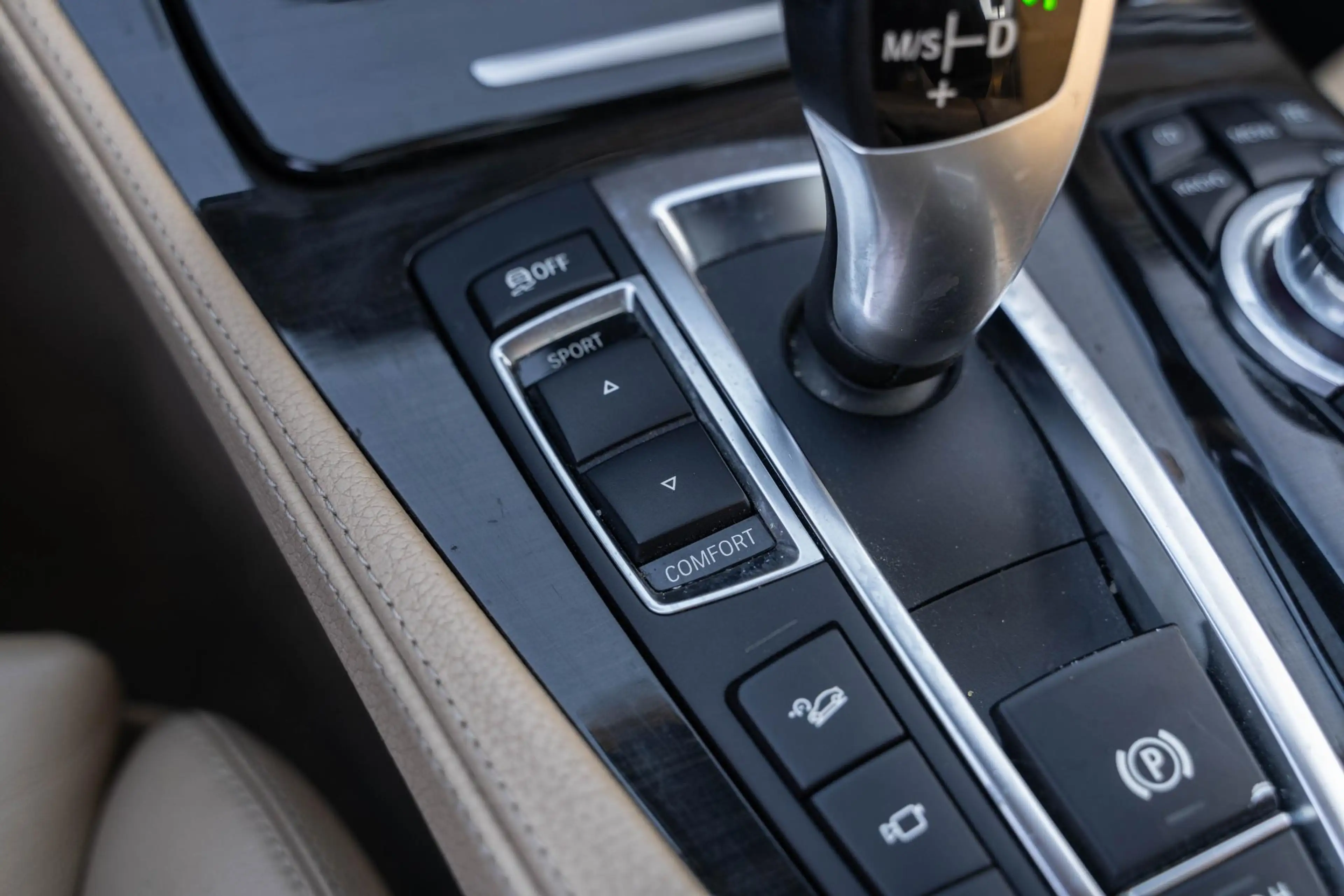 BMW 528 5-serie Touring 528xi High Executive — photo 34