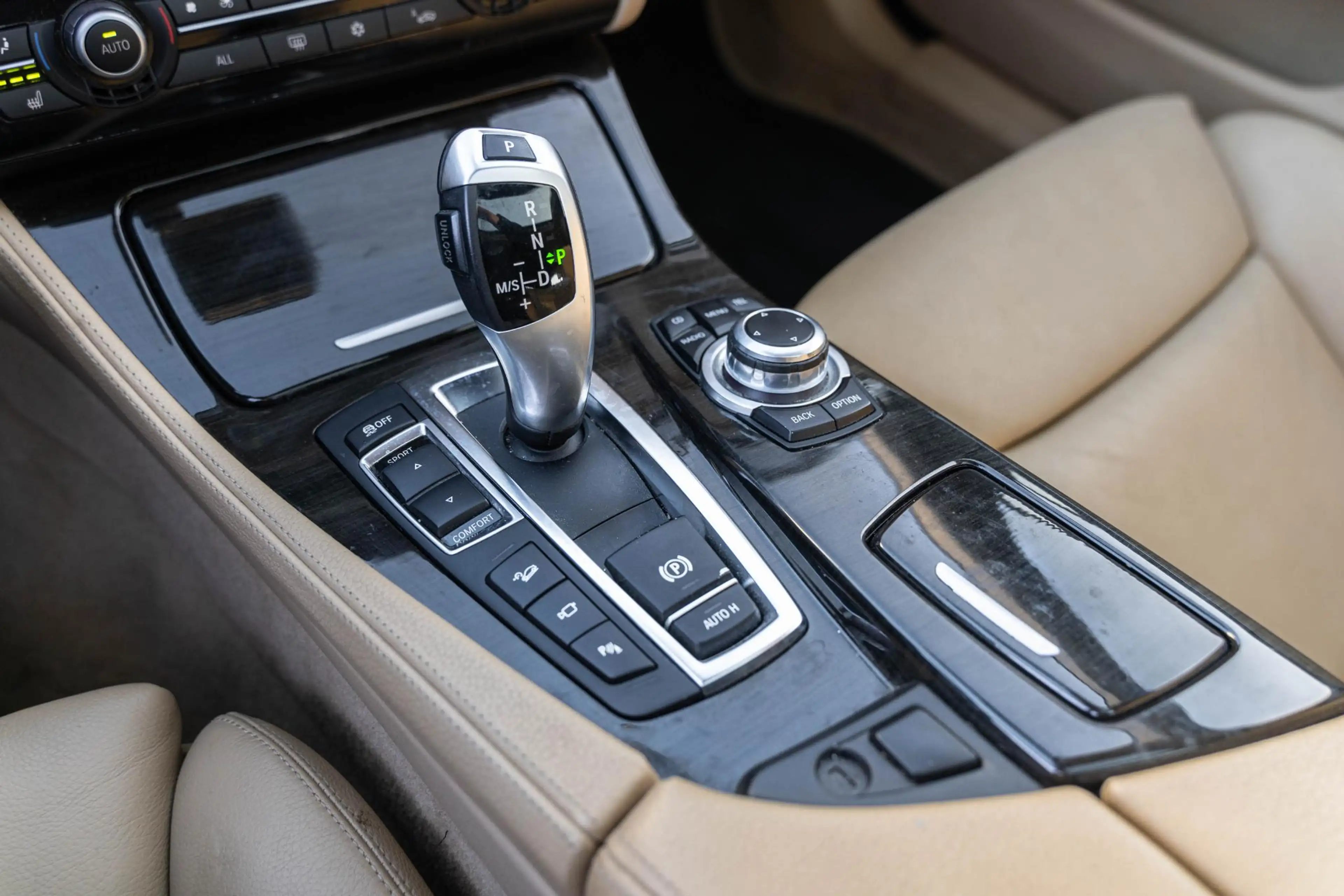 BMW 528 5-serie Touring 528xi High Executive — photo 15