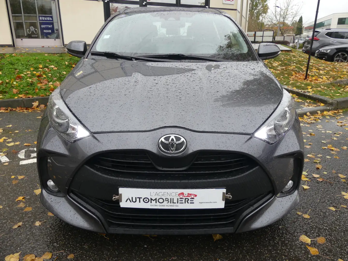 Toyota Yaris Cross 1.0 VVTI 70 FRANCE BUSINESS Gris - 2