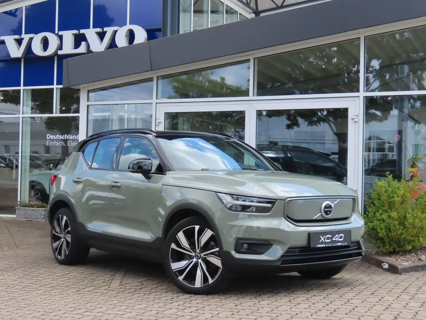Volvo XC40 R Design Recharge Pure Electric AWD Verde - 1