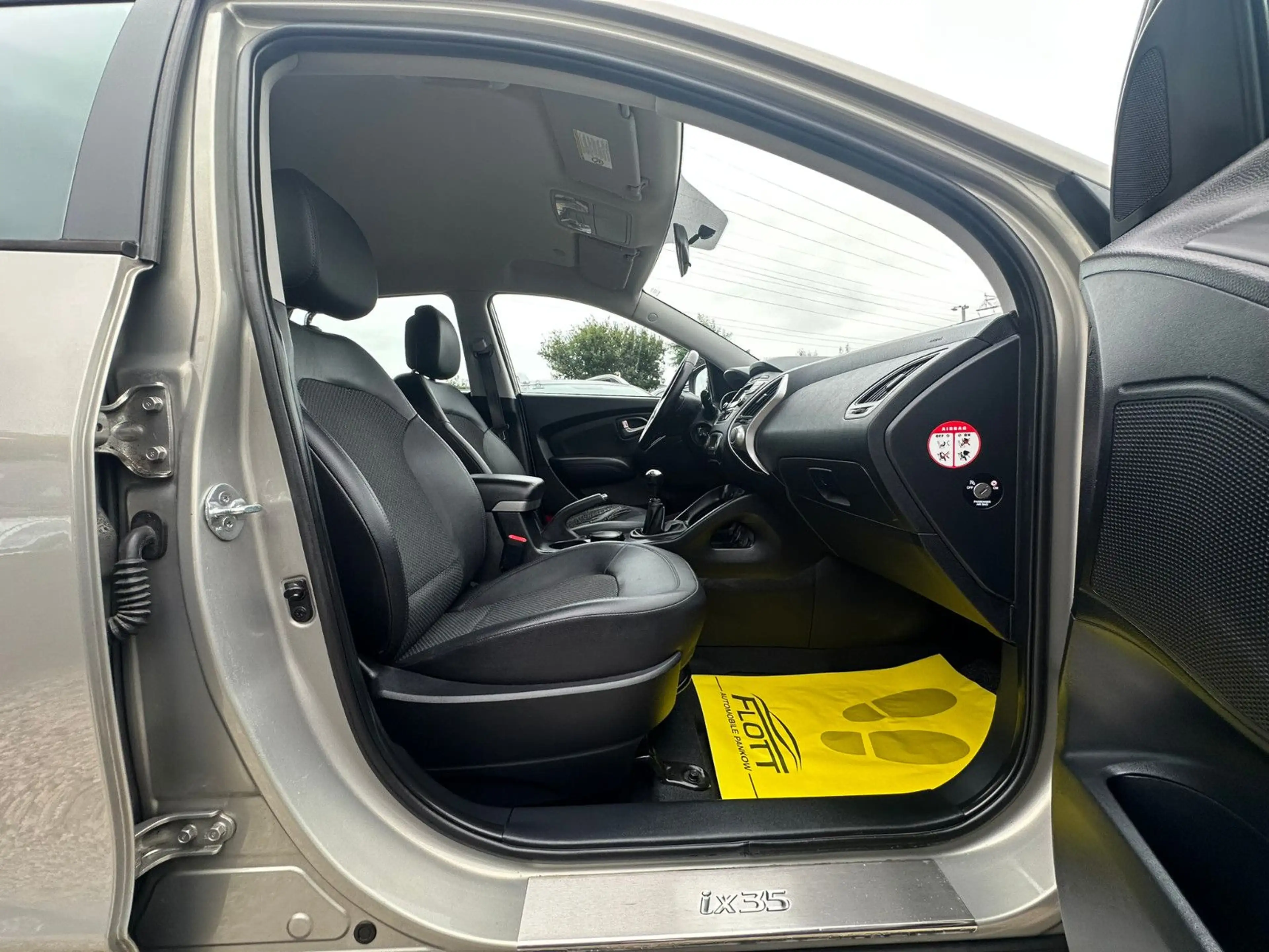 Hyundai iX35 *Klimaaut.*MFL*SitzH* TÜV Neu — photo 14