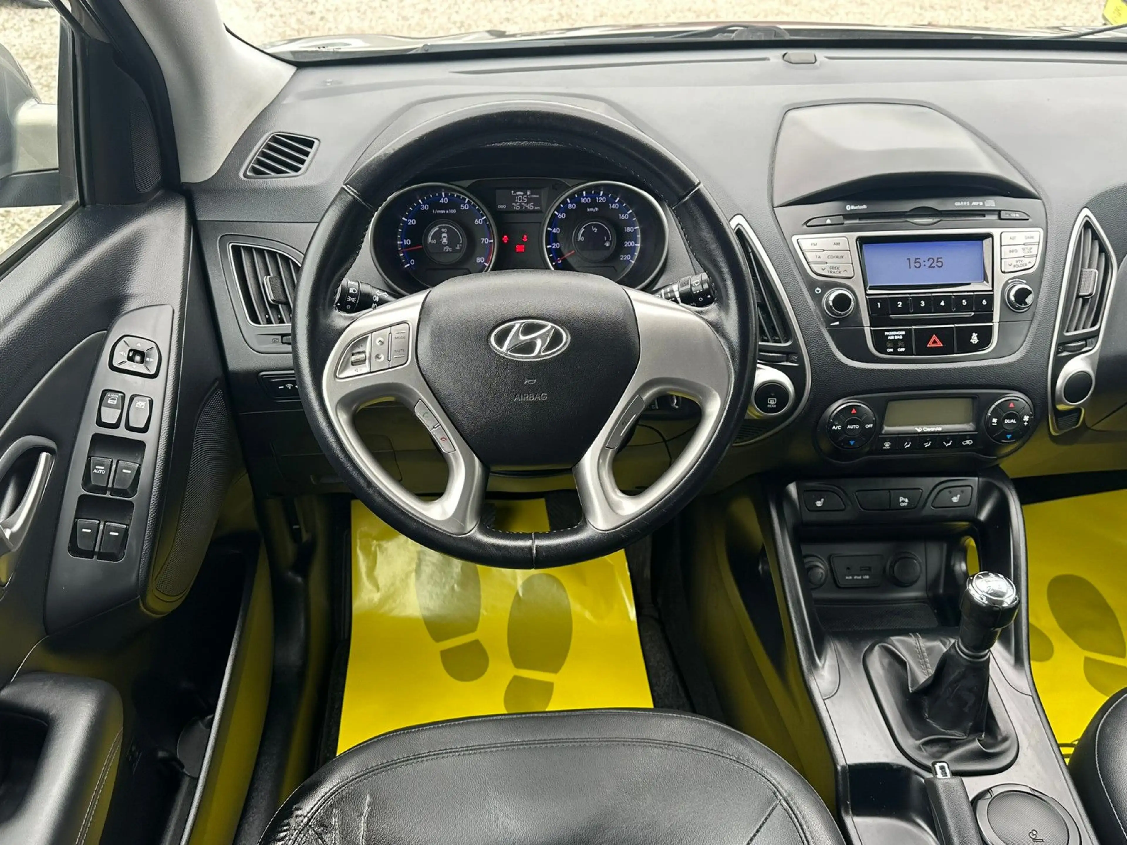 Hyundai iX35 *Klimaaut.*MFL*SitzH* TÜV Neu — photo 13