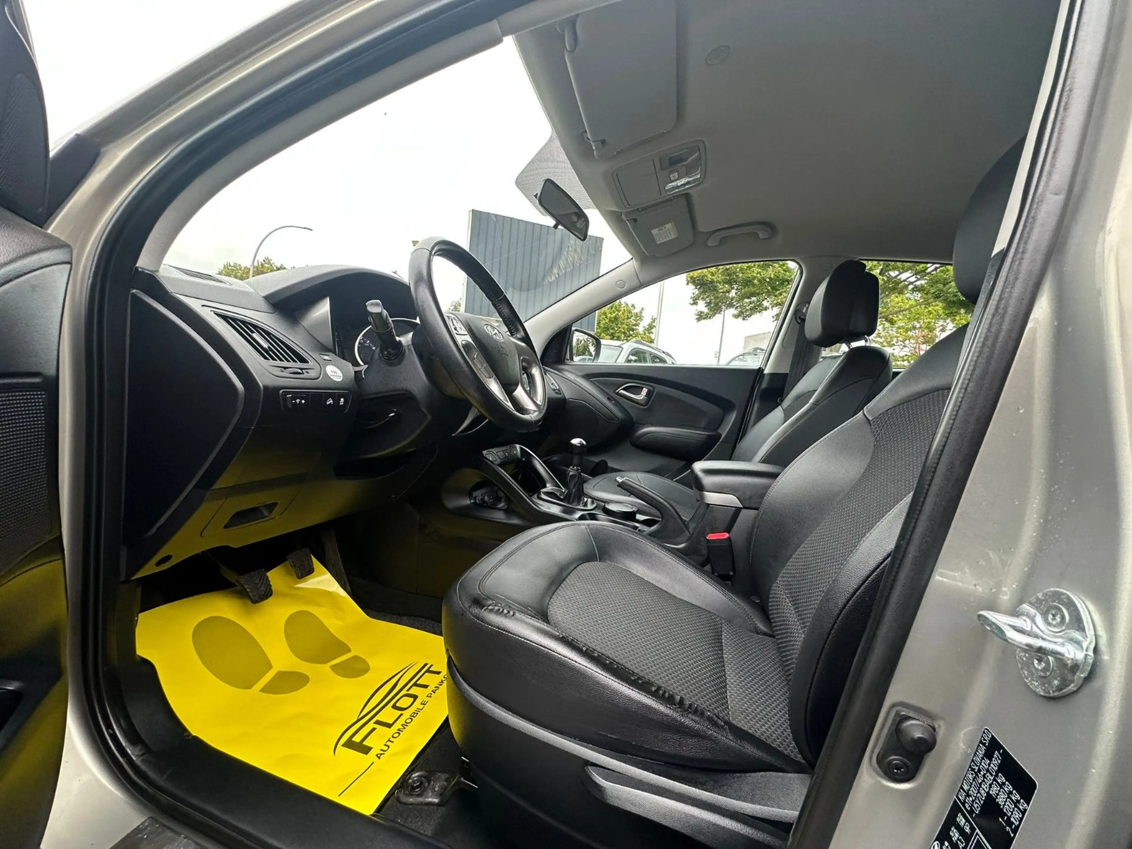 Hyundai iX35 *Klimaaut.*MFL*SitzH* TÜV Neu — photo 9