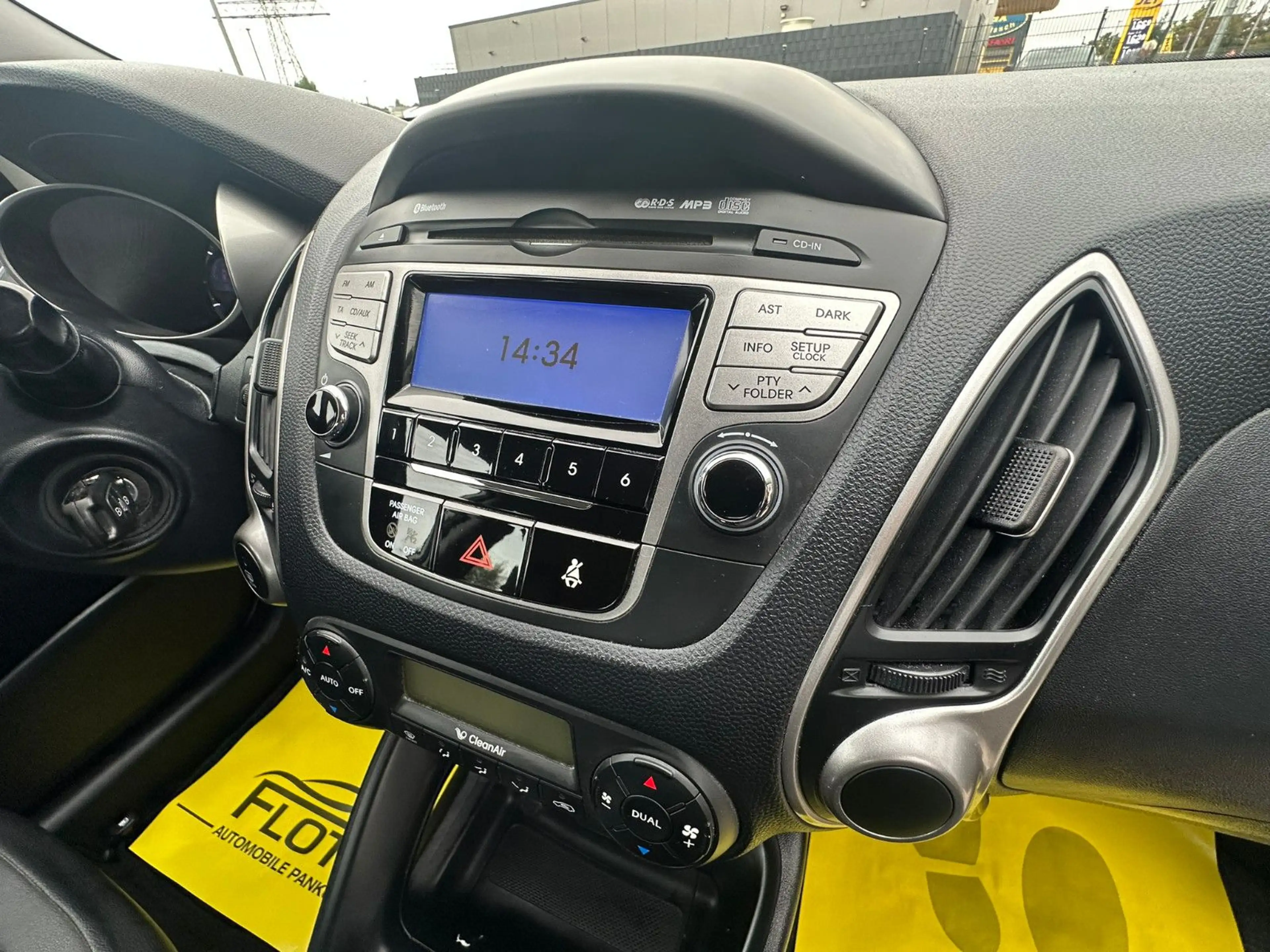 Hyundai iX35 *Klimaaut.*MFL*SitzH* TÜV Neu — photo 15