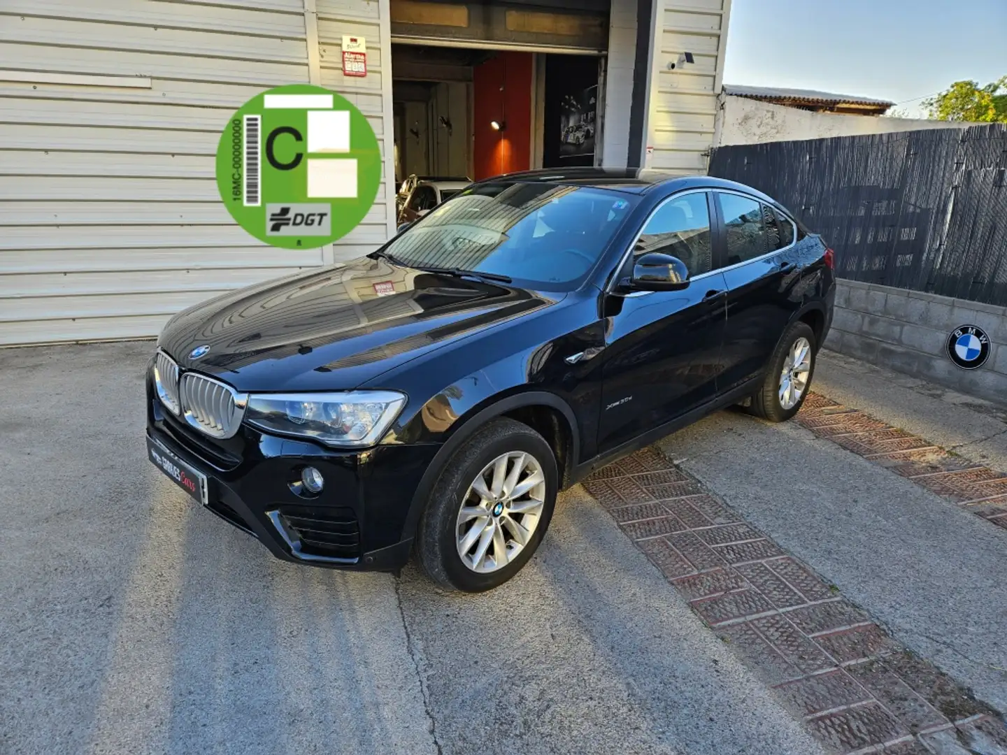 BMW X4 xDrive 30dA Stříbrná - 1